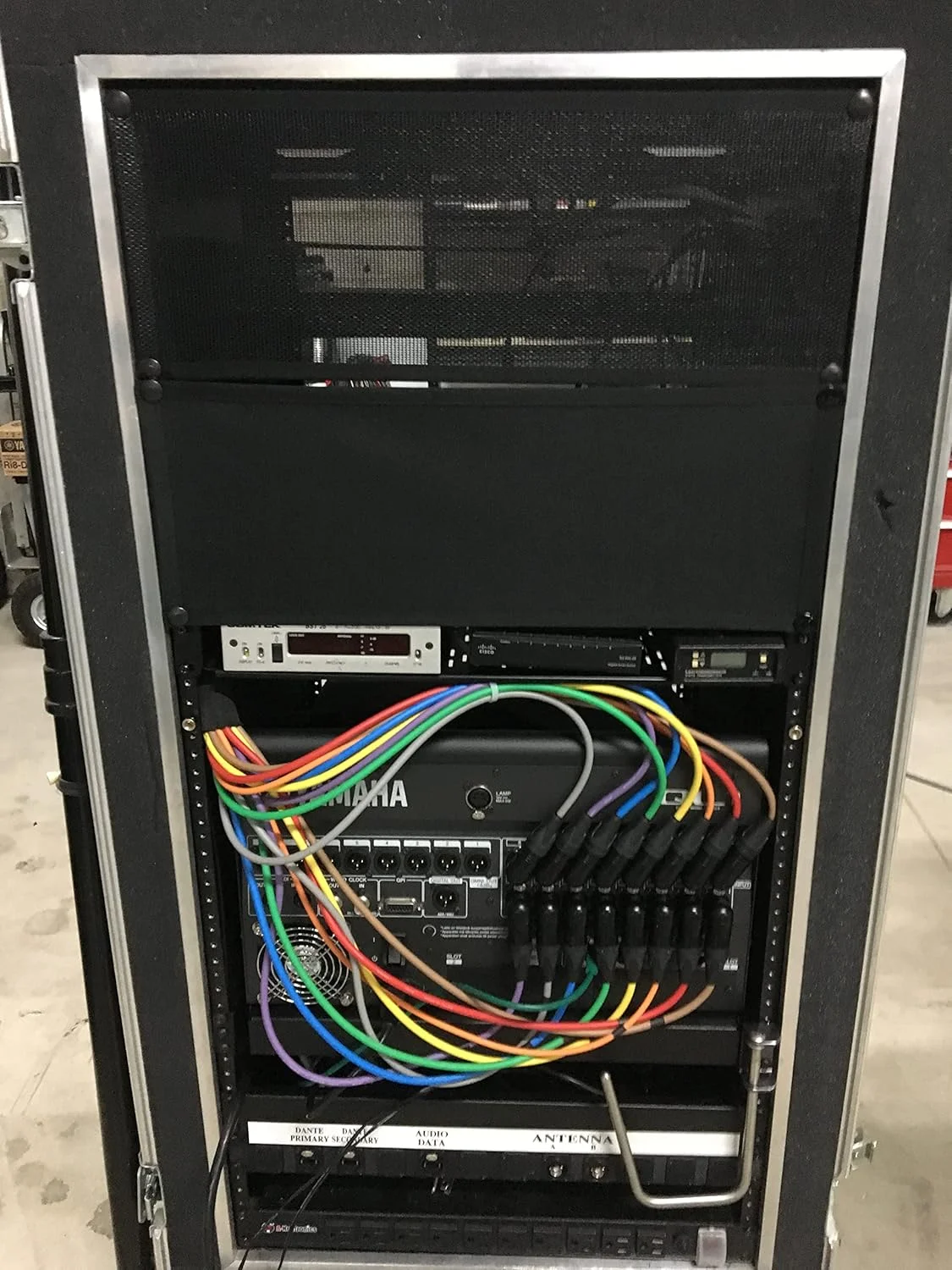 پنل فاصله گذار خالی 3U با تهویه برای محفظه یا کیس های شبکه سرور 19 اینچی - بسته 2 عددی