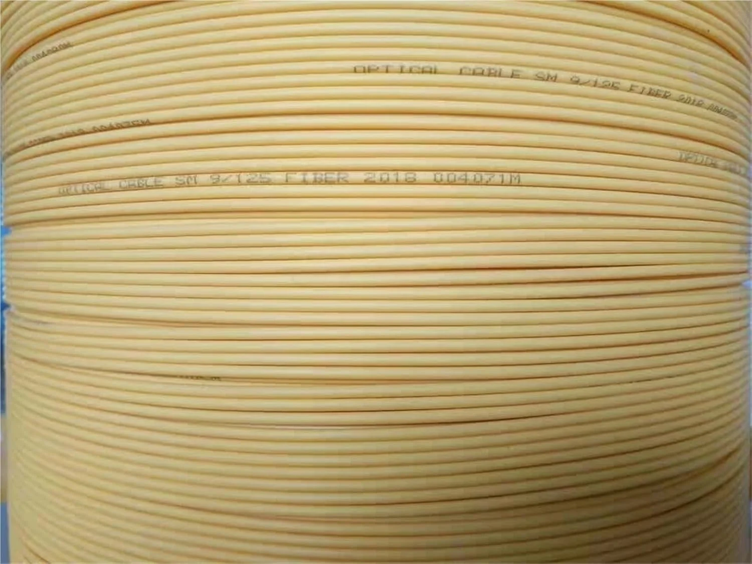 کابل فیبر نوری داپلکس ۱۰۰ متری HAIZHI، SM، ۲ میلی‌متر، ۳ میلی‌متر، زرد، G652D، G657A1، G657A2، داخلی، دو هسته ای برای پچ کورد فیبر، ۱ کیلومتر در رول، کابل FTTH (۲mm G652D)