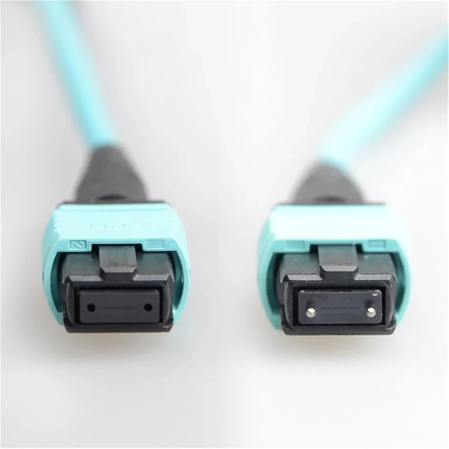 کابل فیبر نوری OM4، گرد، نر و ماده، 8-24 رشته، 1-100 متر (10 متر، 12C نر-نر B)