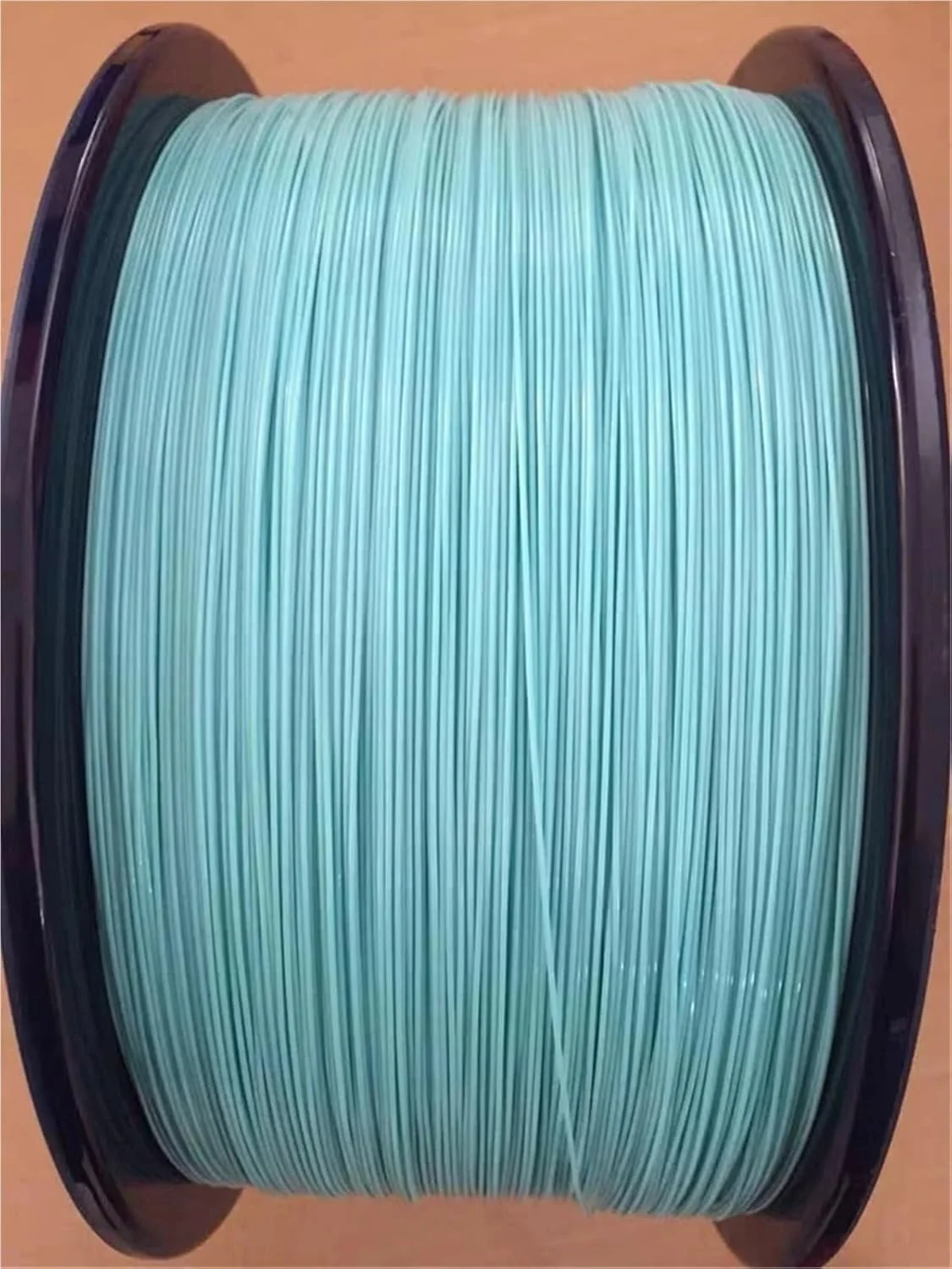 کابل فیبر نوری تایت 0.9 میلی‌متری OM3-300 مالتی مود رنگی برای پیگتیل‌های فیبر نوری FTTH، کابل فیبر نوری 1 کیلومتر/حلقه 1000 متر