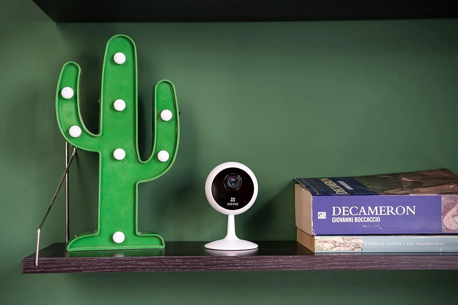 دوربین امنیتی وای فای EZVIZ C1C-B، دوربین داخلی، دوربین نظارت خانگی 1080p با دید در شب 12 متری، نسخه E0-1E2WF، مکالمه دو طرفه، لنز زاویه باز، هشدارهای صوتی، حالت خواب.