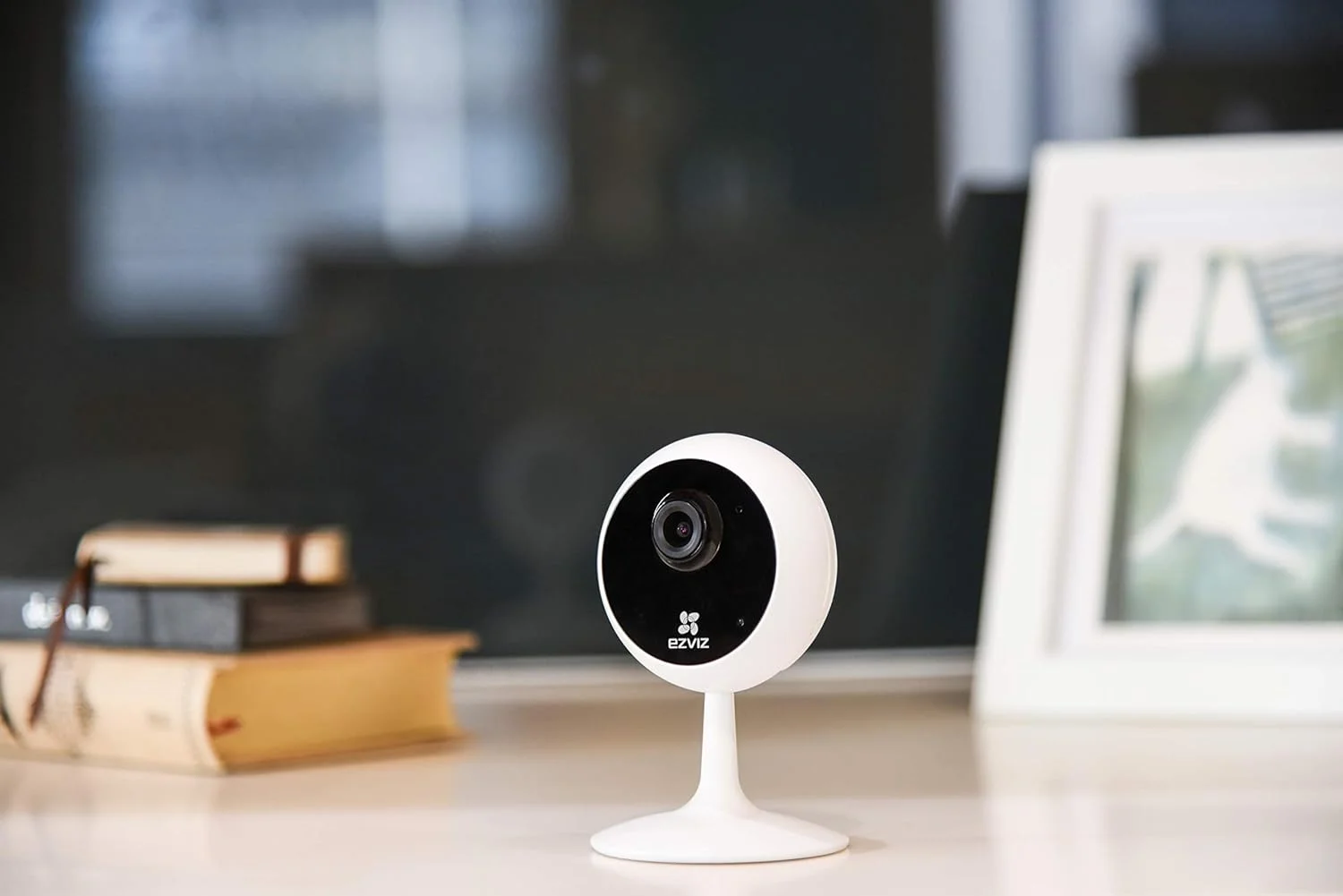 دوربین وای فای HD مدل EZVIZ CS-C1C 720P دوربین وای فای HD مدل EZVIZ CS-C1C 720P