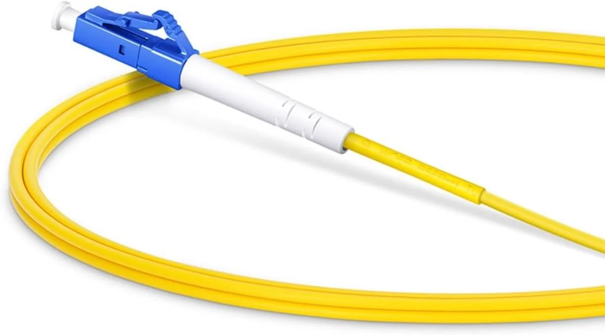 کابل فیبر نوری XTND Connect LC/UPC به LC/UPC سینگل مود 9/125µm سیمپلکس 3mm LSZH رنگ زرد، جامپر فیبر نوری پارت نامبر: XTNDIPC02SX2D030LCLC (75 متر) کابل فیبر نوری XTND Connect LC/UPC به LC/UPC سینگل مود 9/125µm سیمپلکس 3mm LSZH رنگ زرد، جامپر فیبر نوری پارت نامبر: XTNDIPC02SX2D030LCLC (75 متر)