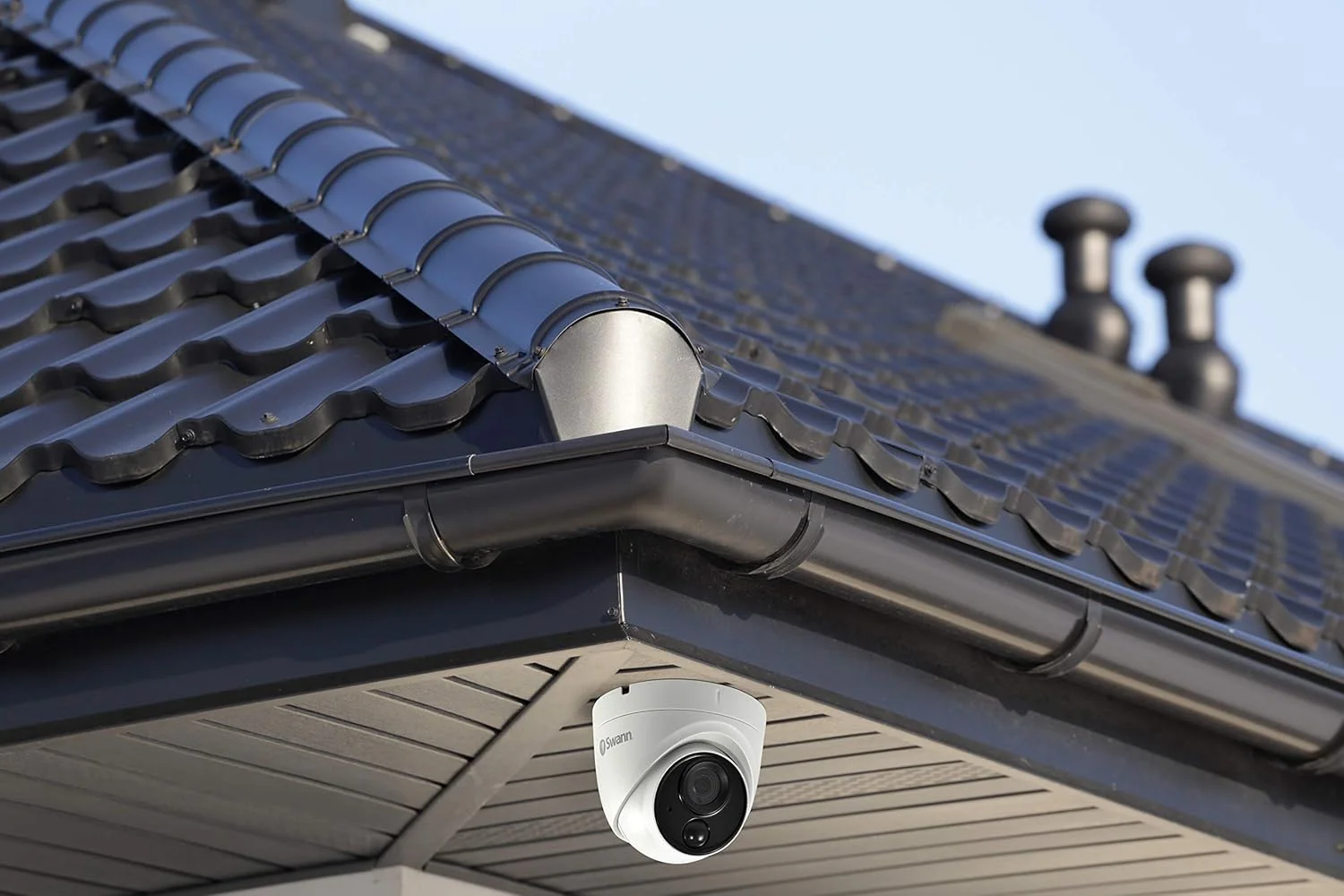 دوربین امنیتی دام مستر سریز سوآن NVR با وضوح تصویر 4K Ultra HD، طراحی داخلی یا خارجی، دید در شب رنگی از غروب تا سپیده دم به همراه تشخیص حرارت و حرکت True Detect