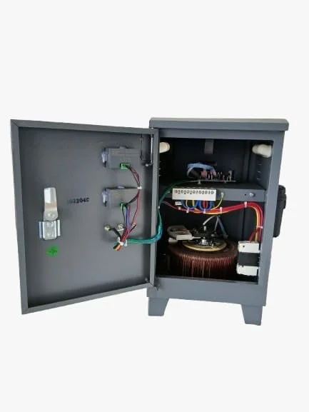 تثبیت کننده ولتاژ اتوماتیک SVC-D7500VA | تک فاز سروو نوع 7500VA (7.5kVA) | نمایشگر دیجیتال LED | ورودی 110V–250V/150V–250V | خروجی 220V ±3% و 110V ±3% | راندمان بالا >90% | حفاظت در برابر ولتاژ بالا/پایین تثبیت کننده ولتاژ اتوماتیک SVC-D7500VA | تک فاز سروو نوع 7500VA (7.5kVA) | نمایشگر دیجیتال LED | ورودی 110V–250V/150V–250V | خروجی 220V ±3% و 110V ±3% | راندمان بالا >90% | حفاظت در برابر ولتاژ بالا/پایین