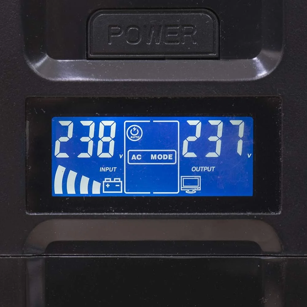 منبع تغذیه پشتیبان PNI SilverCloud SafePC 650AVR با توان 360 وات، صفحه نمایش LCD و نرم افزار نظارت بر کامپیوتر