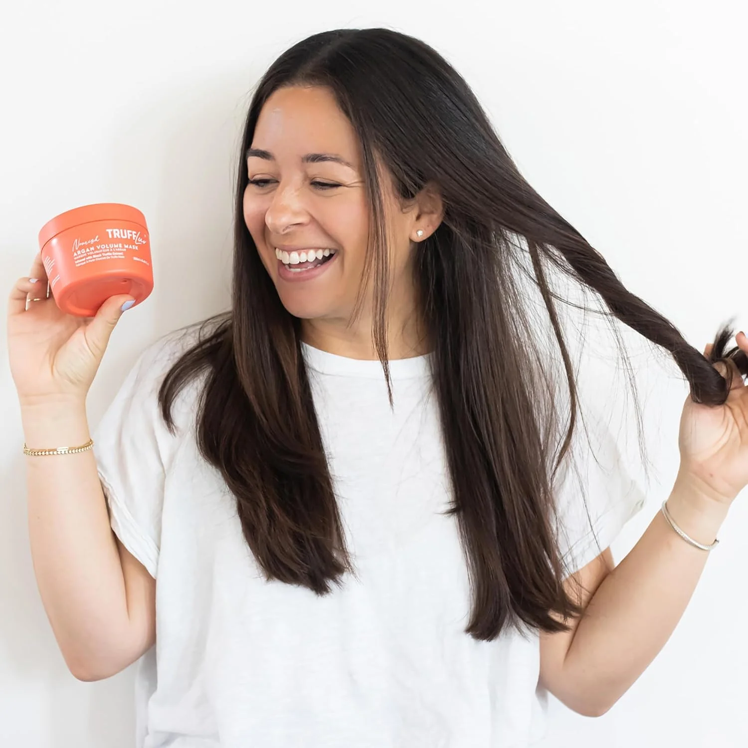 ماسک حجم دهنده آرگان TruffLuv | مجموعه تغذیه کننده، غنی شده با عصاره ترافل سیاه، ماسک موی سبک و حجم دهنده، احیا کننده و تقویت کننده، فاقد پارابن و سولفات، 250 میلی لیتر ماسک حجم دهنده آرگان TruffLuv | مجموعه تغذیه کننده، غنی شده با عصاره ترافل سیاه، ماسک موی سبک و حجم دهنده، احیا کننده و تقویت کننده، فاقد پارابن و سولفات، 250 میلی لیتر