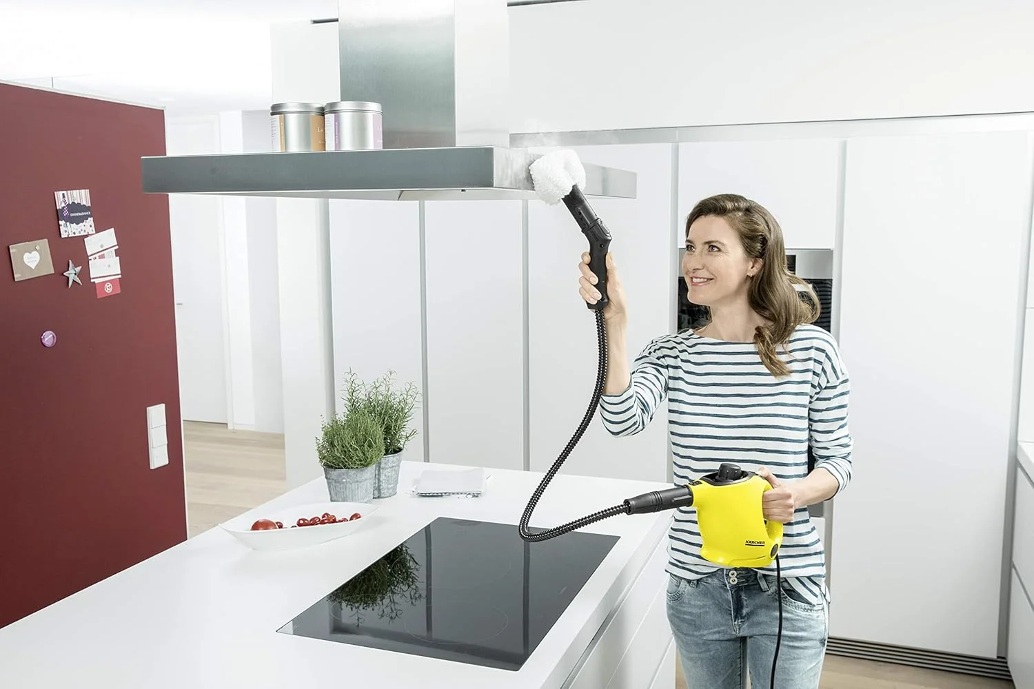 بخارشوی دستی کارچر SC 1، فشار بخار: 3 بار، زمان گرم شدن: 3 دقیقه، توان: 1200 وات، ظرفیت سطح: 20 متر مربع، مخزن: 200 میلی لیتر، دارای نازل دستی، نقطه ای و قدرتمند، روکش میکروفایبر و برس گرد بخارشوی دستی کارچر SC 1، فشار بخار: 3 بار، زمان گرم شدن: 3 دقیقه، توان: 1200 وات، ظرفیت سطح: 20 متر مربع، مخزن: 200 میلی لیتر، دارای نازل دستی، نقطه ای و قدرتمند، روکش میکروفایبر و برس گرد