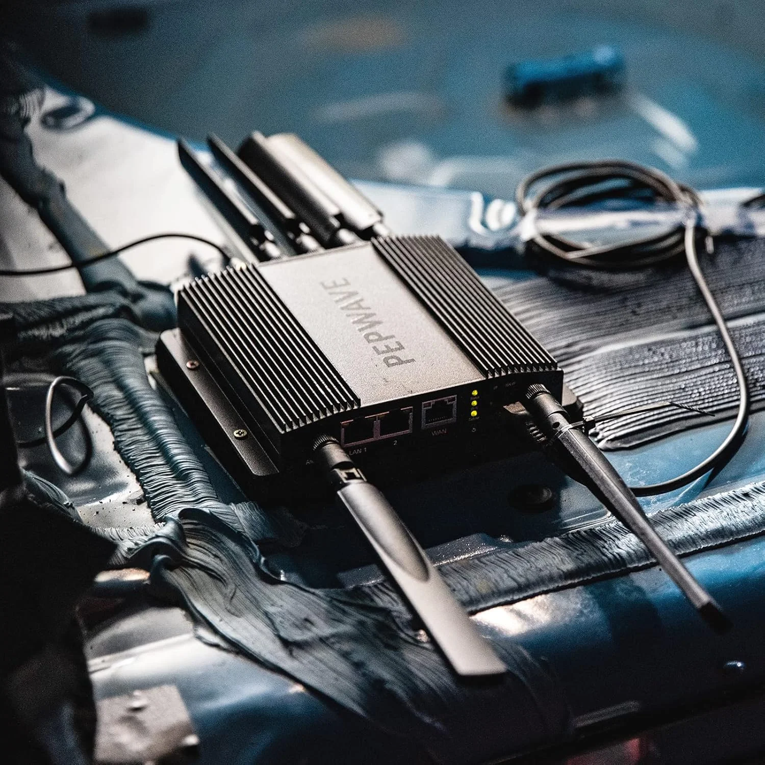 Peplink MAX BR1 Pro [CAT 20] | مودم LTE-A Pro با اسلات های سیم کارت اضافی | Wi-Fi 6 | گیرنده GPS | حالت Drop-In، Load Balancing/Failover، Ignition Sensing | MAX-BR1-PRO-GLTE-S-T-PRM - تصویر 2