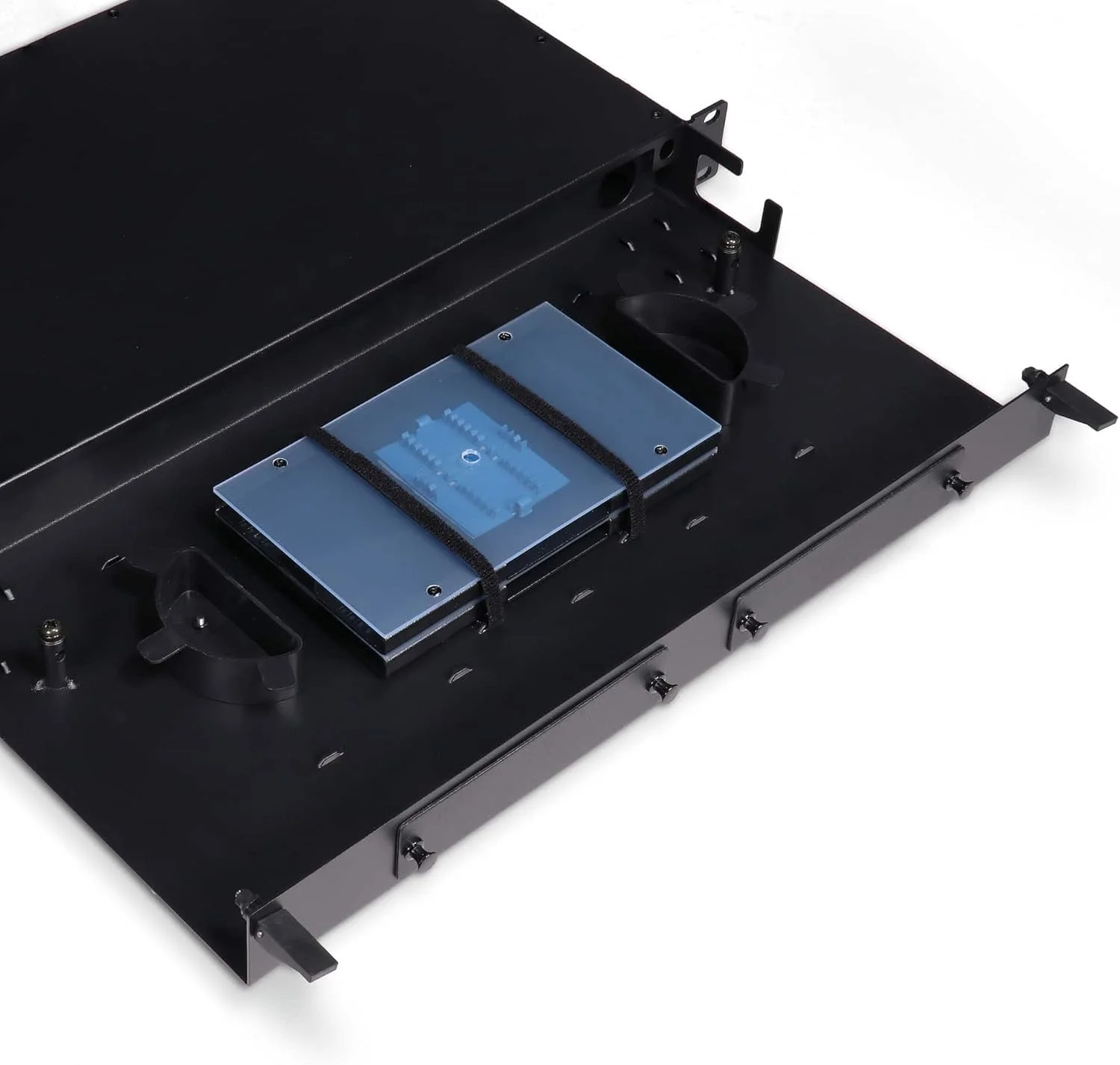 پنل پچ فیبر نوری، قابل نصب در رک، 1 یونیت، شامل 2 صفحه آداپتور LC دوبلکس سینگل مود و 2 صفحه آداپتور LC دوبلکس مالتی مود، شامل سینی های فیوژن، ظرفیت تا 24 رشته