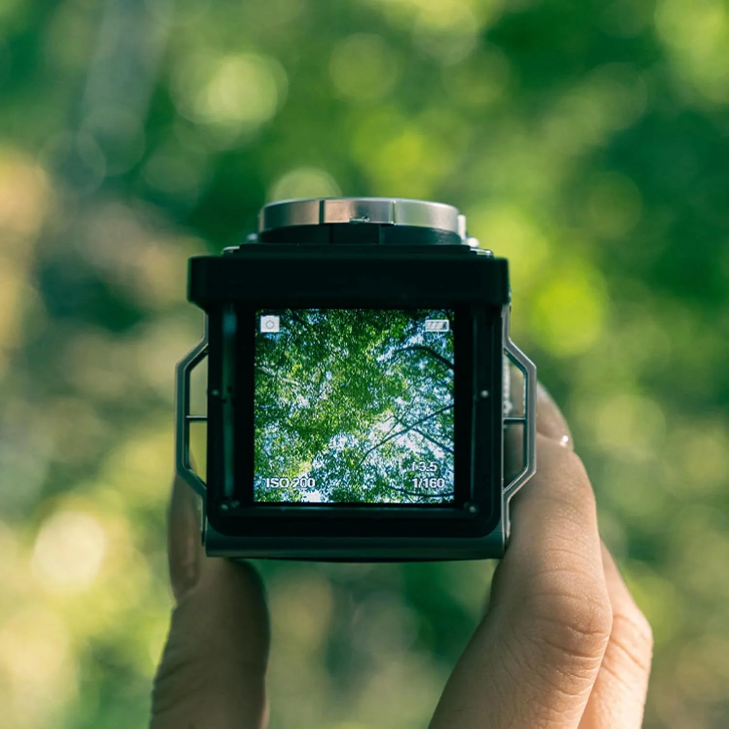 دوربین دیجیتال مینی رترو با کارت 16 گیگابایتی – دوربین ولاگ 12 مگاپیکسلی 1080P برای مبتدیان، ویدئو و عکس فوری 8 ثانیه ای، هدیه ای به سبک قدیمی برای او یا او