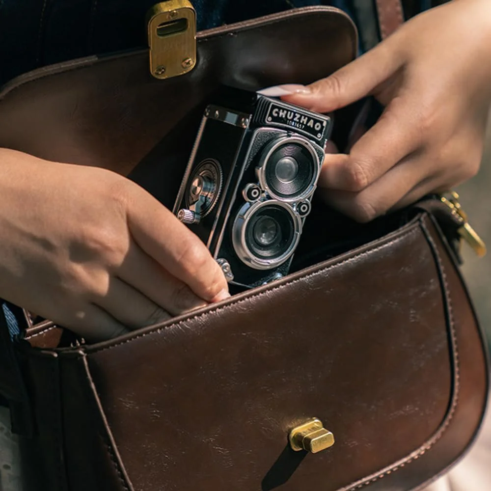 دوربین دیجیتال مینی رترو با کارت 16 گیگابایتی – دوربین ولاگ 12 مگاپیکسلی 1080P برای مبتدیان، ویدئو و عکس فوری 8 ثانیه ای، هدیه ای به سبک قدیمی برای او یا او