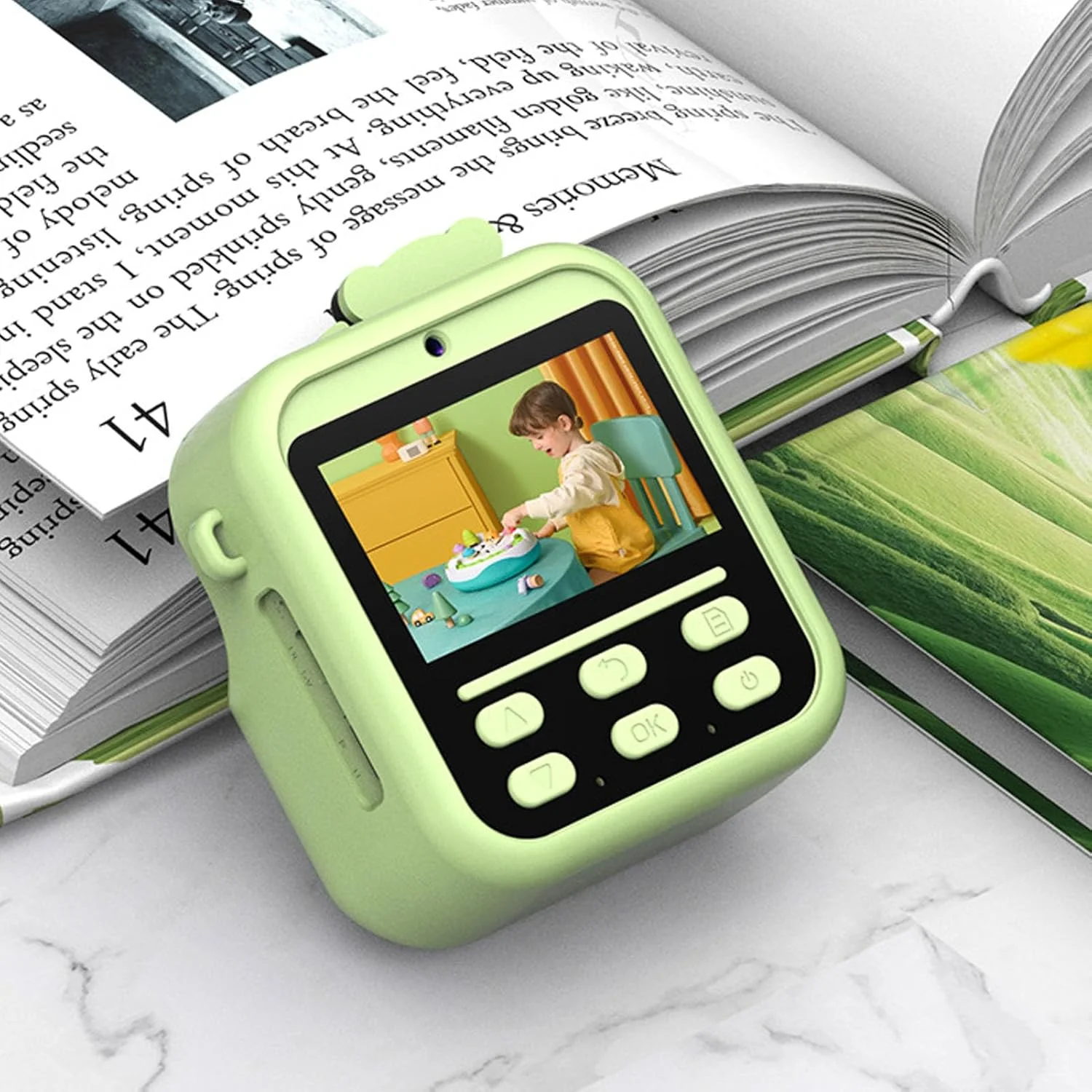 دوربین چاپ فوری دو لنز 48 مگاپیکسلی، زوم 16 برابر، ضبط ویدیویی HD، پخش موسیقی، فیلترهای استیکری سرگرم کننده برای بازی، جنس ABS، باتری 1300 میلی آمپر ساعتی، 2 ساعت زمان شارژ، پورت Type C (پاندای سبز)