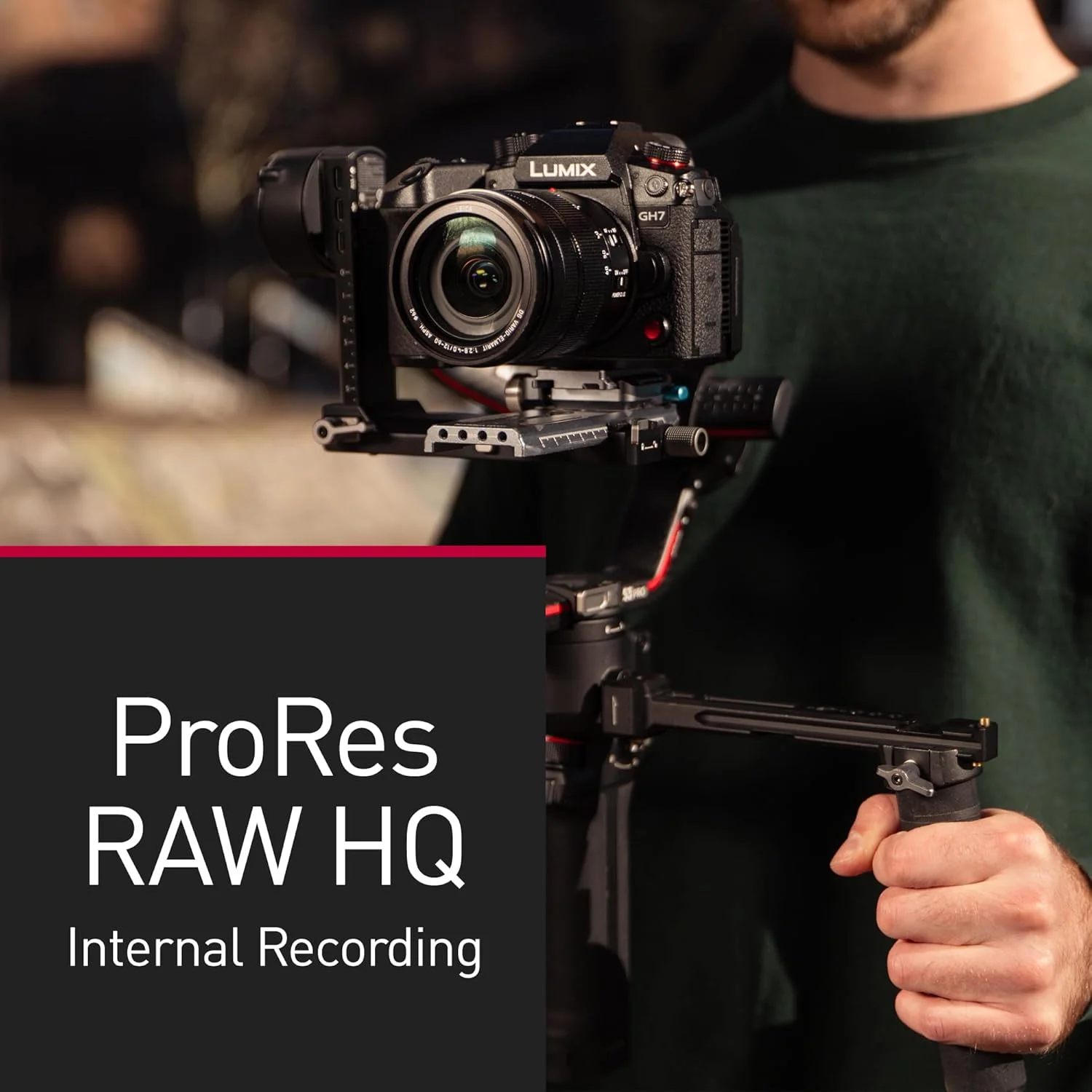 دوربین پاناسونیک لومیکس DC-GH7E میکرو فور تردهای، 25.2 مگاپیکسل، Open Gate، فیلمبرداری C4K/4K 4:2:2 60/50p، فوکوس خودکار هیبریدی فازی، Active IS، LUT، صدای 32 بیتی شناور، منظره یاب OLED، مانیتور چرخان، مشکی