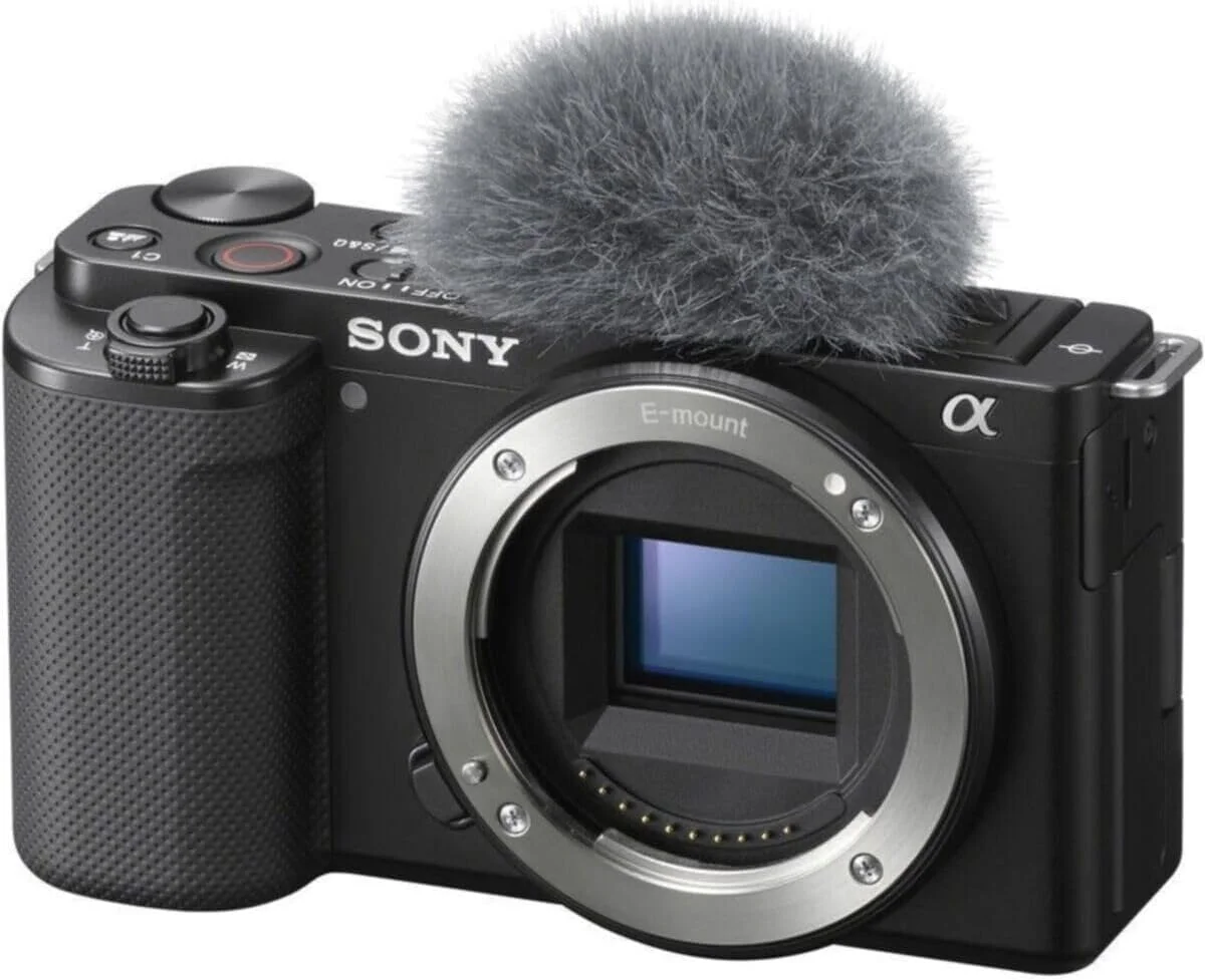 فقط بدنه دوربین ولاگ بدون آینه Sony Alpha ZV E10 APS C با لنز قابل تعویض و صفحه نمایش Vari Angle برای ولاگینگ، فیلمبرداری 4K و فوکوس خودکار Real time Eye، مشکی، ZVE10BDI.EU