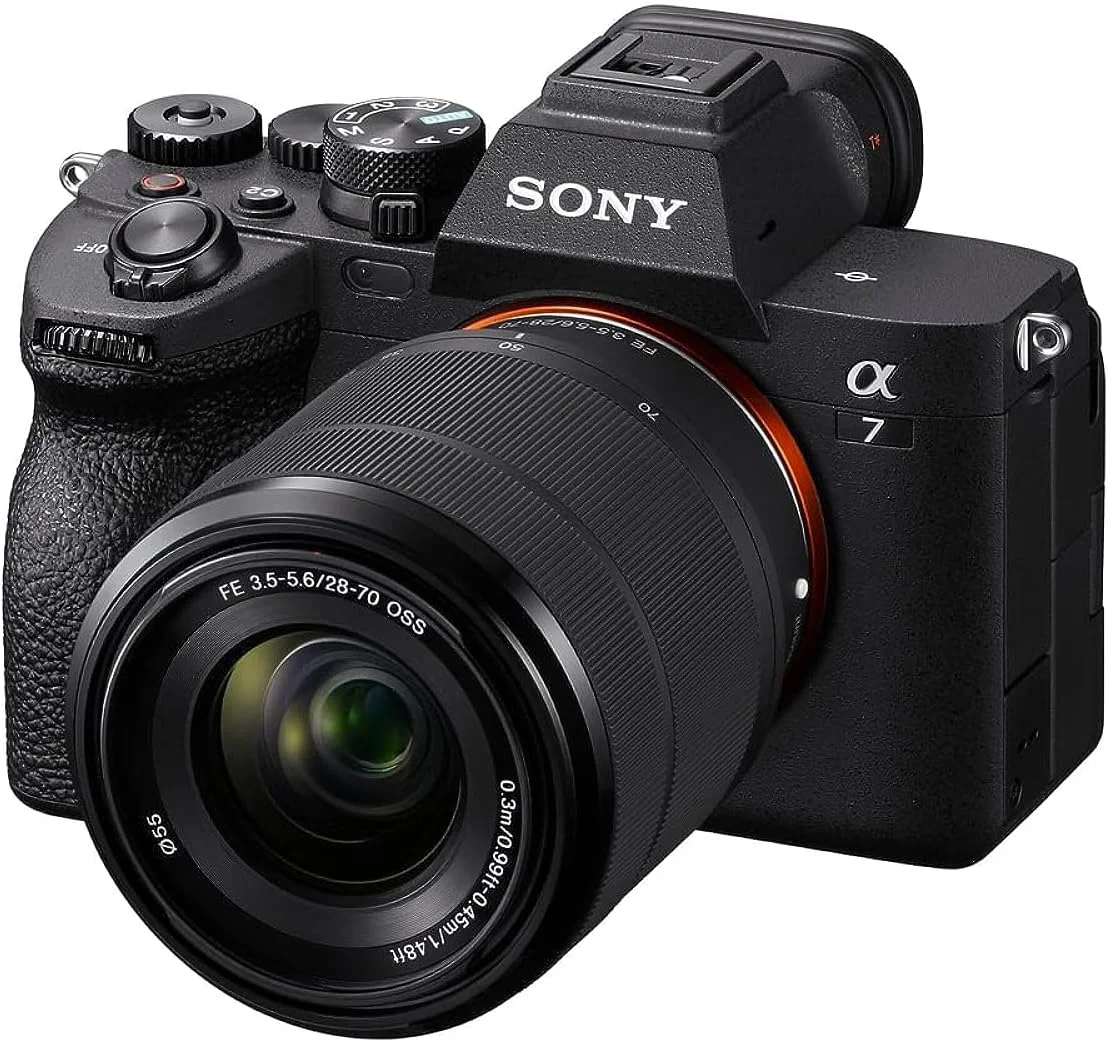 دوربین عکاسی بدون آینه فول فریم Sony Alpha 7 IV، سنسور تصویر Exmor R CMOS با نور پس زمینه 33 مگاپیکسلی، ILCE-7M4K، به همراه لنز زوم 28-70 میلی‌متری