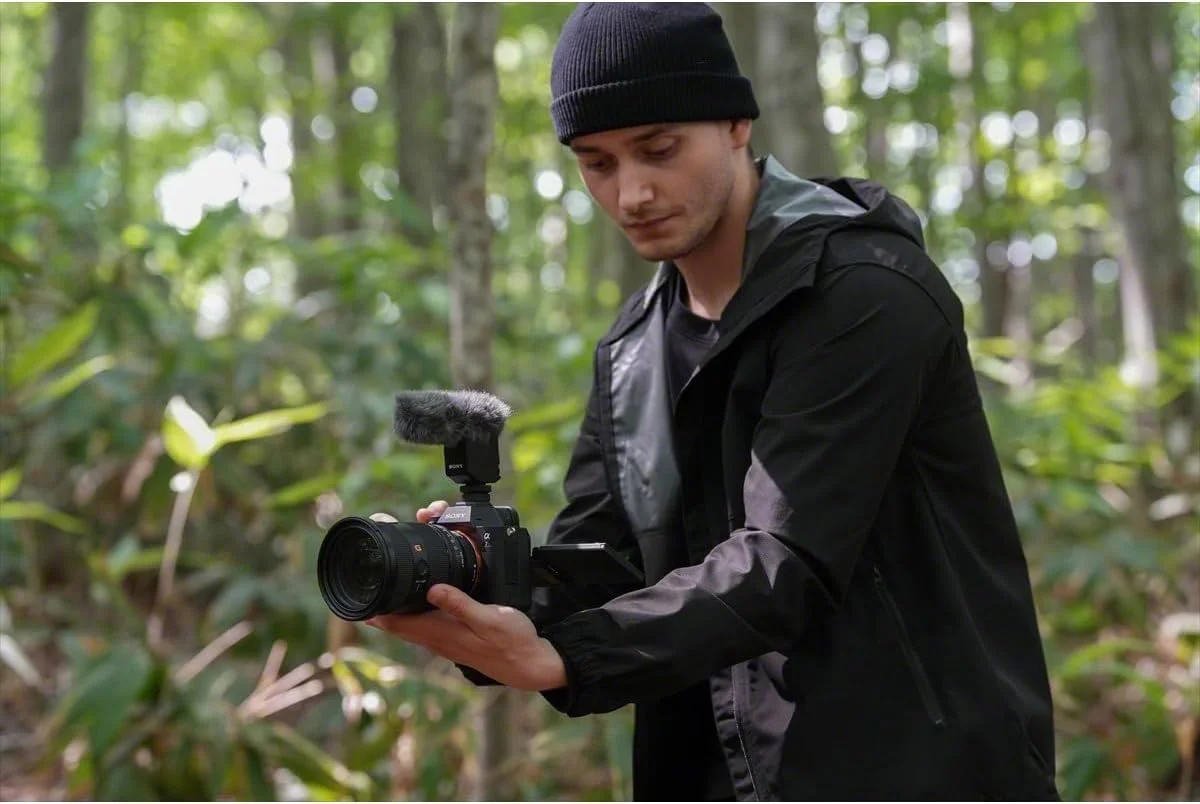 دوربین بدون آینه فول فریم Sony Alpha 7R V با حسگر CMOS Exmor R با نور پس زمینه 61.0 مگاپیکسلی، مشکی