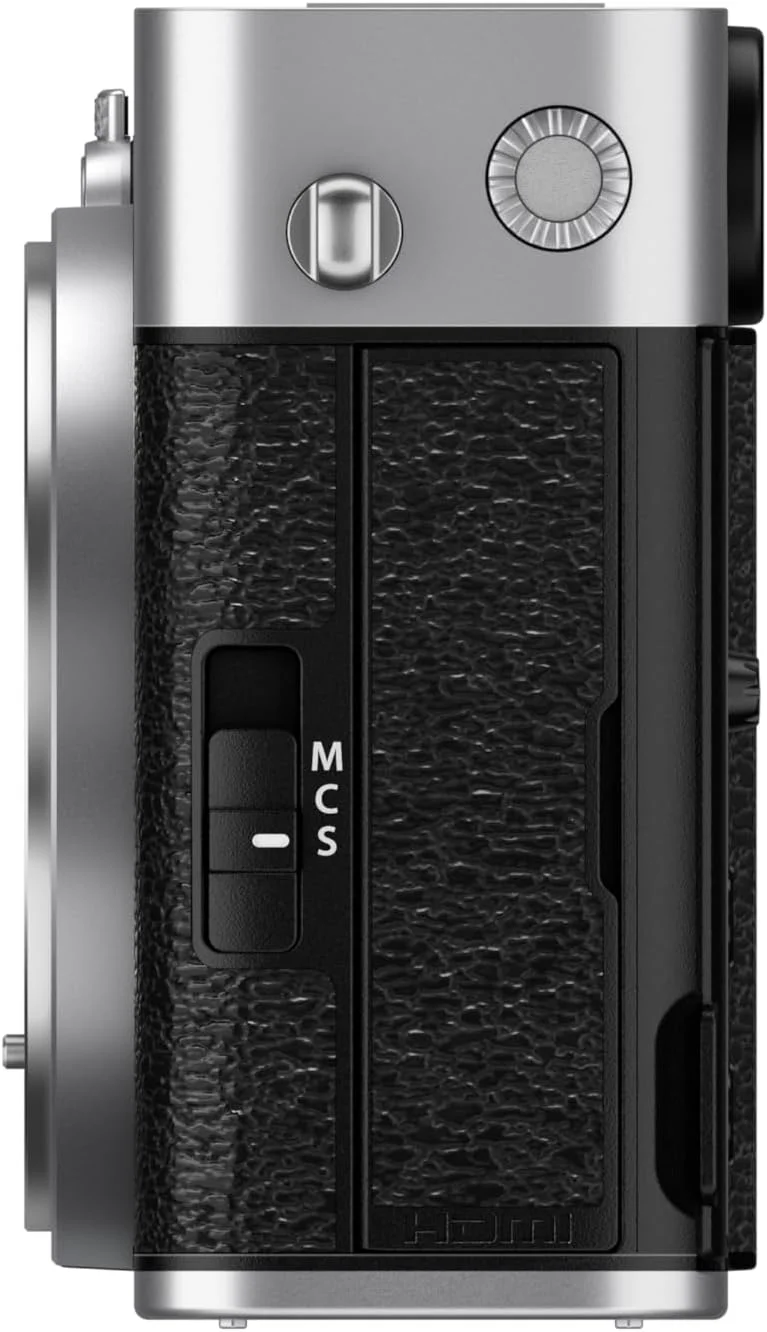 بدنه نقره ای دوربین فوجی فیلم X-E5