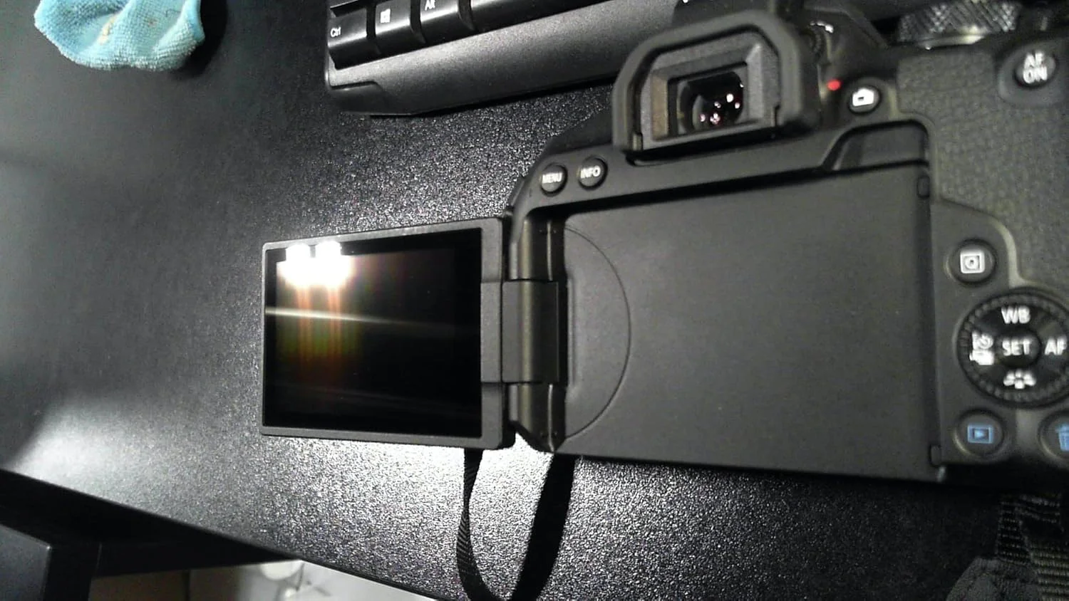 دوربین کانن Eos 850D به همراه لنز Ef-S 18-55Mm F/4-5.6 Is Stm