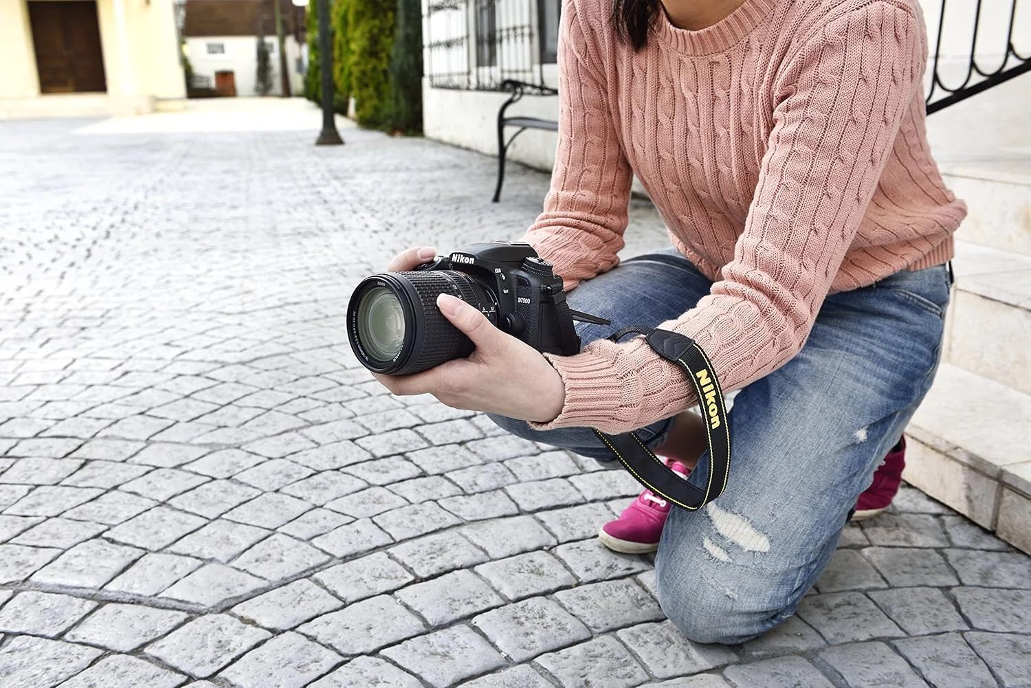 بدنه دوربین نیکون D7500 به همراه کیت لنز 18-140 میلی‌متری VR دیجیتال DSLR - مشکی