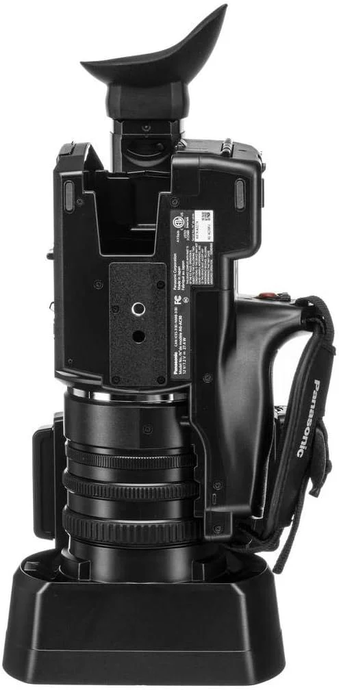 دوربین فیلمبرداری پاناسونیک AG-AC30 Full HD با صفحه نمایش لمسی LCD و چراغ LED داخلی دوربین فیلمبرداری پاناسونیک AG-AC30 Full HD با صفحه نمایش لمسی LCD و چراغ LED داخلی