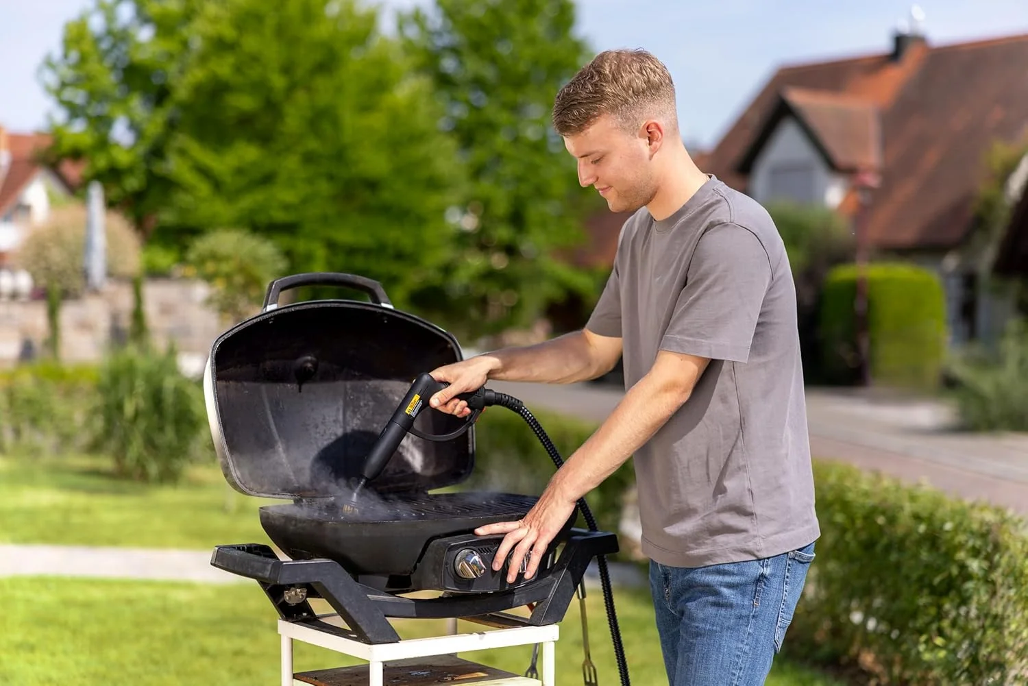 بخارشوی چند منظوره واگنر مدل 915 E به همراه 18 سری، فشار بخار 3.5 بار، زمان بخاردهی تقریبا 40 دقیقه، مخزن 1.2 لیتری، شلنگ 2.4 متری، توان 1500 وات