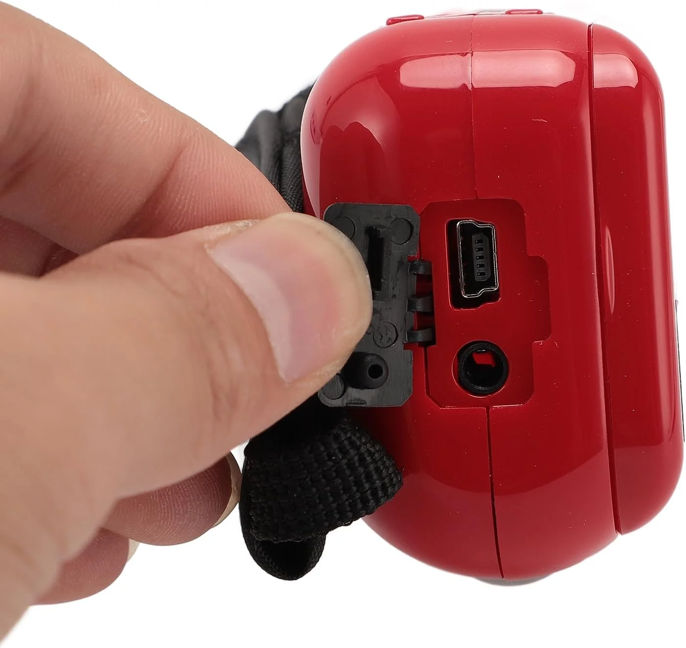 دوربین فیلمبرداری دیجیتال قابل حمل 1080P HD 16MP DV با زوم 16X، صفحه نمایش 2 اینچی، خروجی USB و سوراخ رزوه ای 1/4 اینچی به همراه کارت حافظه (64 گیگابایتی) دوربین فیلمبرداری دیجیتال قابل حمل 1080P HD 16MP DV با زوم 16X، صفحه نمایش 2 اینچی، خروجی USB و سوراخ رزوه ای 1/4 اینچی به همراه کارت حافظه (64 گیگابایتی)