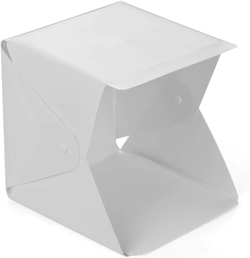 لایت باکس استودیویی LED قابل حمل و تاشو Labymos 6000K با پس زمینه های سیاه و سفید و منبع تغذیه USB برای عکاسی از جواهرات، ساعت و محصولات کوچک لایت باکس استودیویی LED قابل حمل و تاشو Labymos 6000K با پس زمینه های سیاه و سفید و منبع تغذیه USB برای عکاسی از جواهرات، ساعت و محصولات کوچک