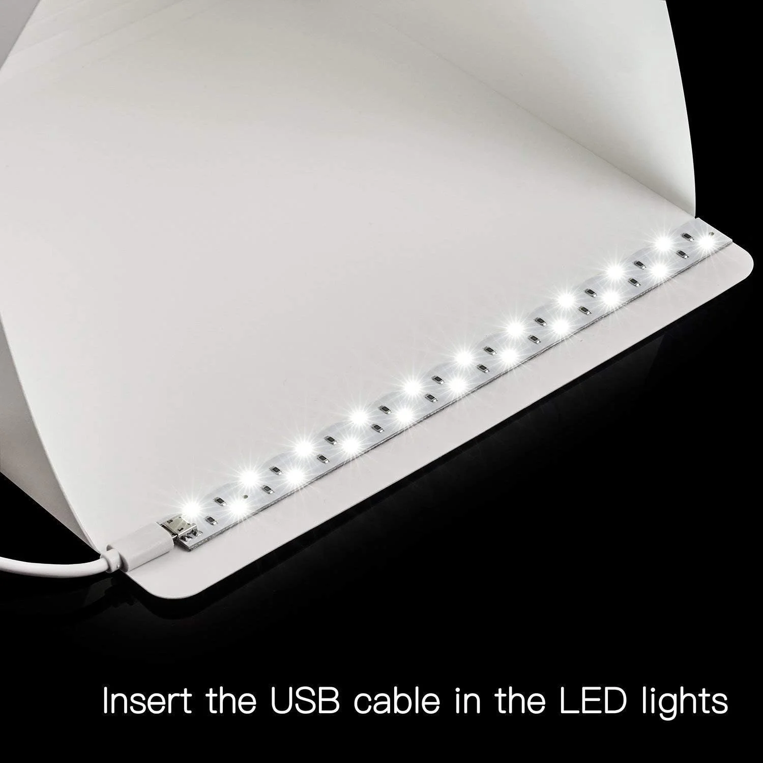 جعبه نور قابل حمل کوچک استودیویی سیگا برای عکاسی محصول با پس زمینه (23 سانتی متر) جعبه نور قابل حمل کوچک استودیویی سیگا برای عکاسی محصول با پس زمینه (23 سانتی متر)