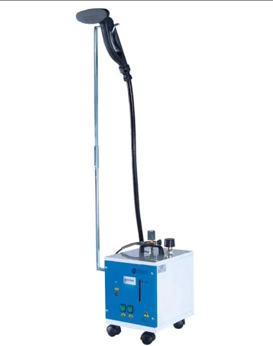 ژنراتور بخار قابل حمل Battistella Atena با چرخ، دیگ بخار 4.5 لیتری، مجهز به برس بخار گرم شونده و پد دار 350 واتی کامل ژنراتور بخار قابل حمل Battistella Atena با چرخ، دیگ بخار 4.5 لیتری، مجهز به برس بخار گرم شونده و پد دار 350 واتی کامل