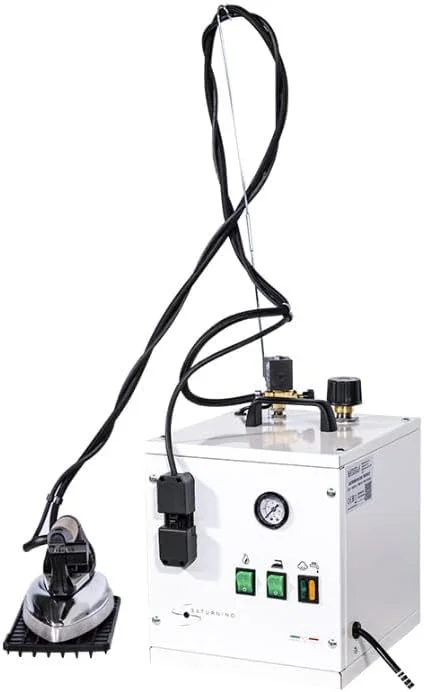 ژنراتور بخار Saturnino با دیگ 5 لیتری و اتو EOS، ظرفیت مفید 3.8 لیتر (استیل). توان دیگ بخار 1700 وات، فشار بخار کاری 2.8 بار ژنراتور بخار Saturnino با دیگ 5 لیتری و اتو EOS، ظرفیت مفید 3.8 لیتر (استیل). توان دیگ بخار 1700 وات، فشار بخار کاری 2.8 بار