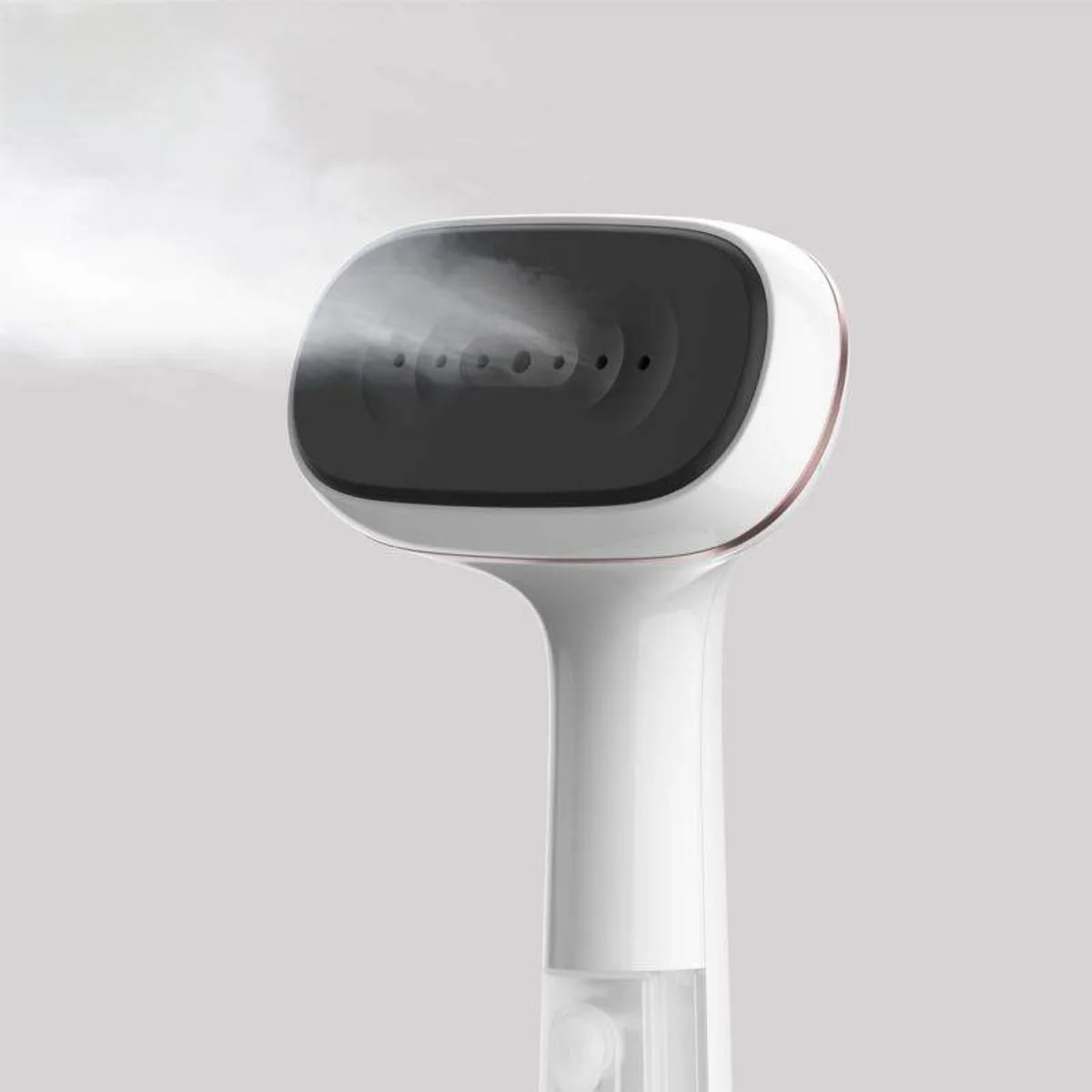 بخارگر لباس دستی با مخزن 2.5 لیتری، 220 دقیقه زمان کارکرد، مناسب برای 15 بلوز، 12 شلوار، 10 دامن، سفید