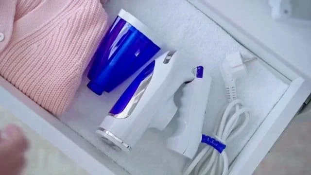 اتو بخار دستی لباس، اتو پارچه ای قابل حمل، سفید و آبی، بخارگر لباس سبک وزن و حمل آسان