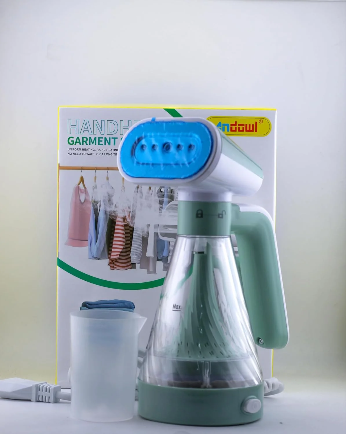 بخارگر دستی لباس، 600 وات، مدل Q-GT7، گرمایش یکنواخت با صاف کردن چروک، سبز نعنایی