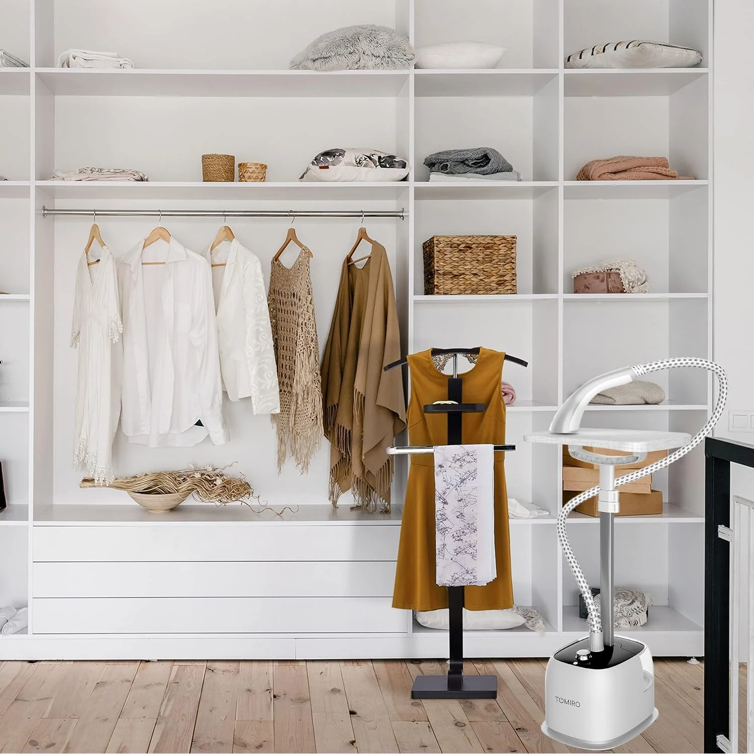 بخارگر ایستاده لباس TOMIRO با توان 2200 وات و مخزن 1.6 لیتری به همراه میز اتو، دارای 10 سطح تنظیم، نفوذ قوی بخار، رفع چروک، مناسب برای منزل، اداره و مسافرت بخارگر ایستاده لباس TOMIRO با توان 2200 وات و مخزن 1.6 لیتری به همراه میز اتو، دارای 10 سطح تنظیم، نفوذ قوی بخار، رفع چروک، مناسب برای منزل، اداره و مسافرت