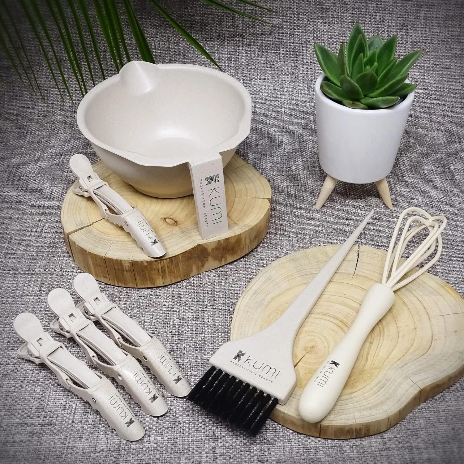 ست ۷ تکه رنگ مو سازگار با محیط زیست با عصاره گندم - این ست کاسه و برس رنگ مو برای استفاده حرفه ای یا خانگی ایده آل است. ست ایده آل رنگ موی خانگی. ست ۷ تکه رنگ مو سازگار با محیط زیست با عصاره گندم - این ست کاسه و برس رنگ مو برای استفاده حرفه ای یا خانگی ایده آل است. ست ایده آل رنگ موی خانگی.