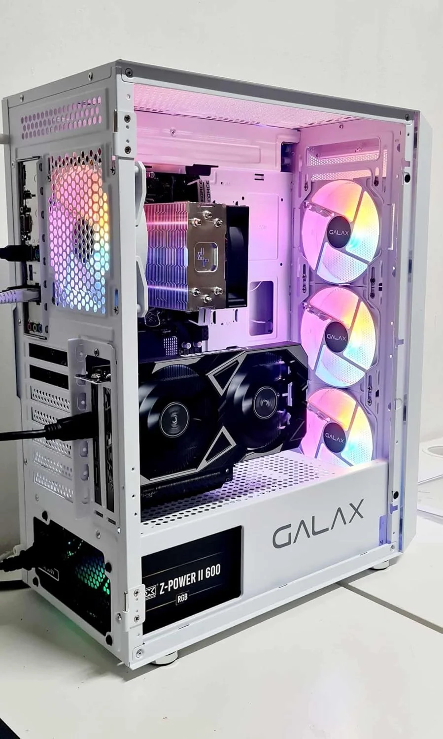 کامپیوتر رومیزی سفید رنگ BLUMENIT مناسب بازی و کاربری عمومی: Corei5 12400F | رم 16 گیگابایت | 1 ترابایت NVME + 2 ترابایت HDD | ویندوز 11 | دارای WIFI و بلوتوث (CORE I5 12400F + RTX 3050 6GB DDR6)