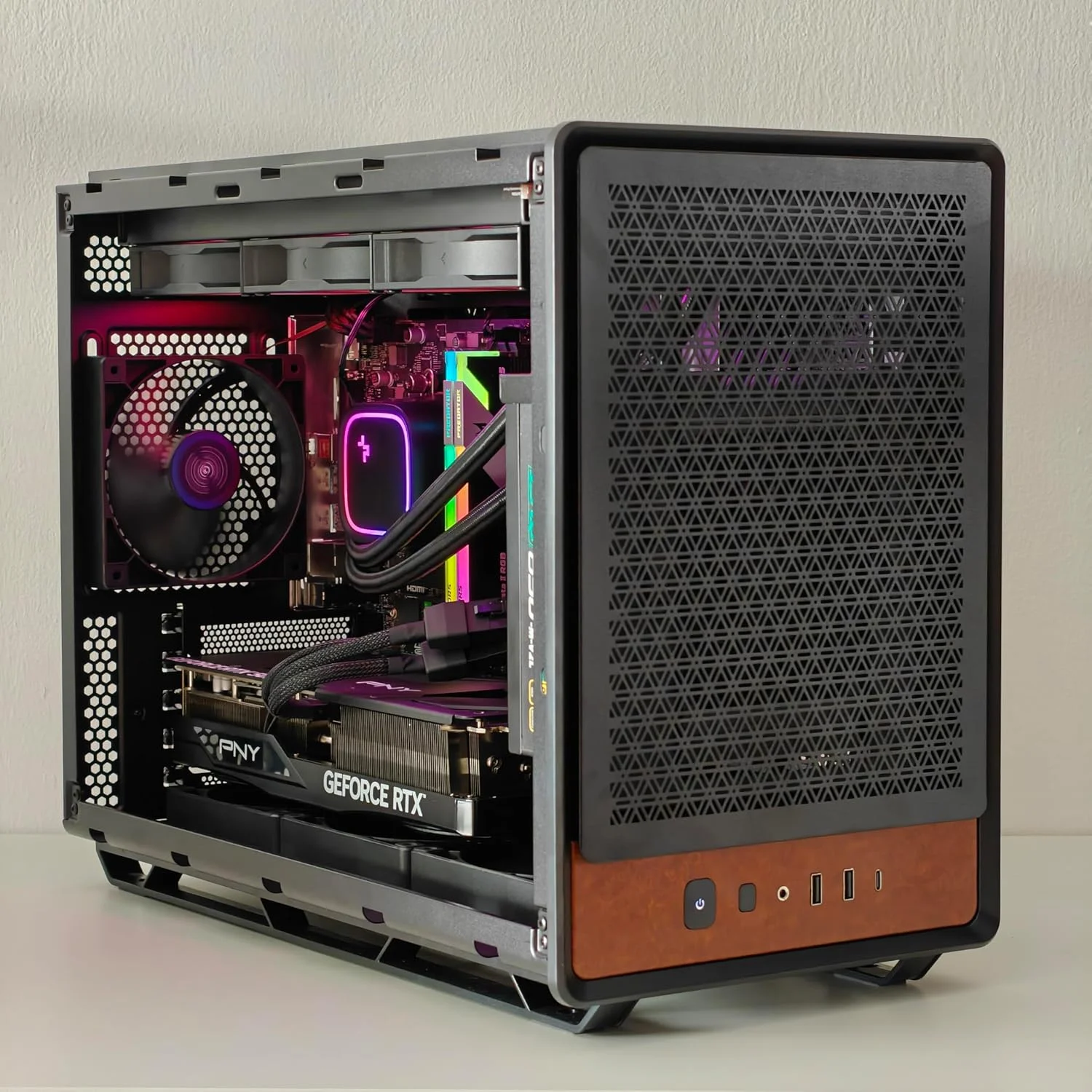 کامپیوتر گیمینگ رایزن 7 9800X3D | RTX 5070 Ti 16GB | رم 32GB DDR5 6000MHz | SSD NVMe 1TB | خنک کننده مایع 360mm | ویندوز 11 پرو