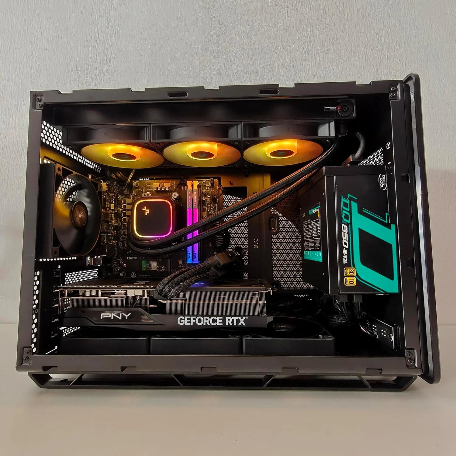 کامپیوتر گیمینگ رایزن 7 9800X3D | RTX 5070 Ti 16GB | رم 32GB DDR5 6000MHz | SSD NVMe 1TB | خنک کننده مایع 360mm | ویندوز 11 پرو