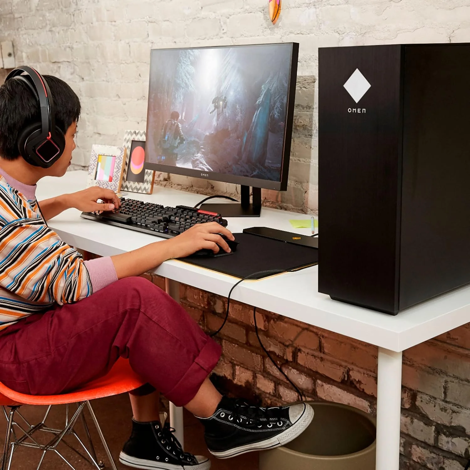 کامپیوتر رومیزی گیمینگ OMEN 25L، پردازنده NVIDIA GeForce RTX 2060، پردازنده نسل دهم Intel Core i7-10700F، رم HyperX 16 گیگابایتی، SSD 512 گیگابایتی و هارد دیسک 1 ترابایتی، ویندوز 10 هوم (GT12-0060, 2020)، مشکی سایه