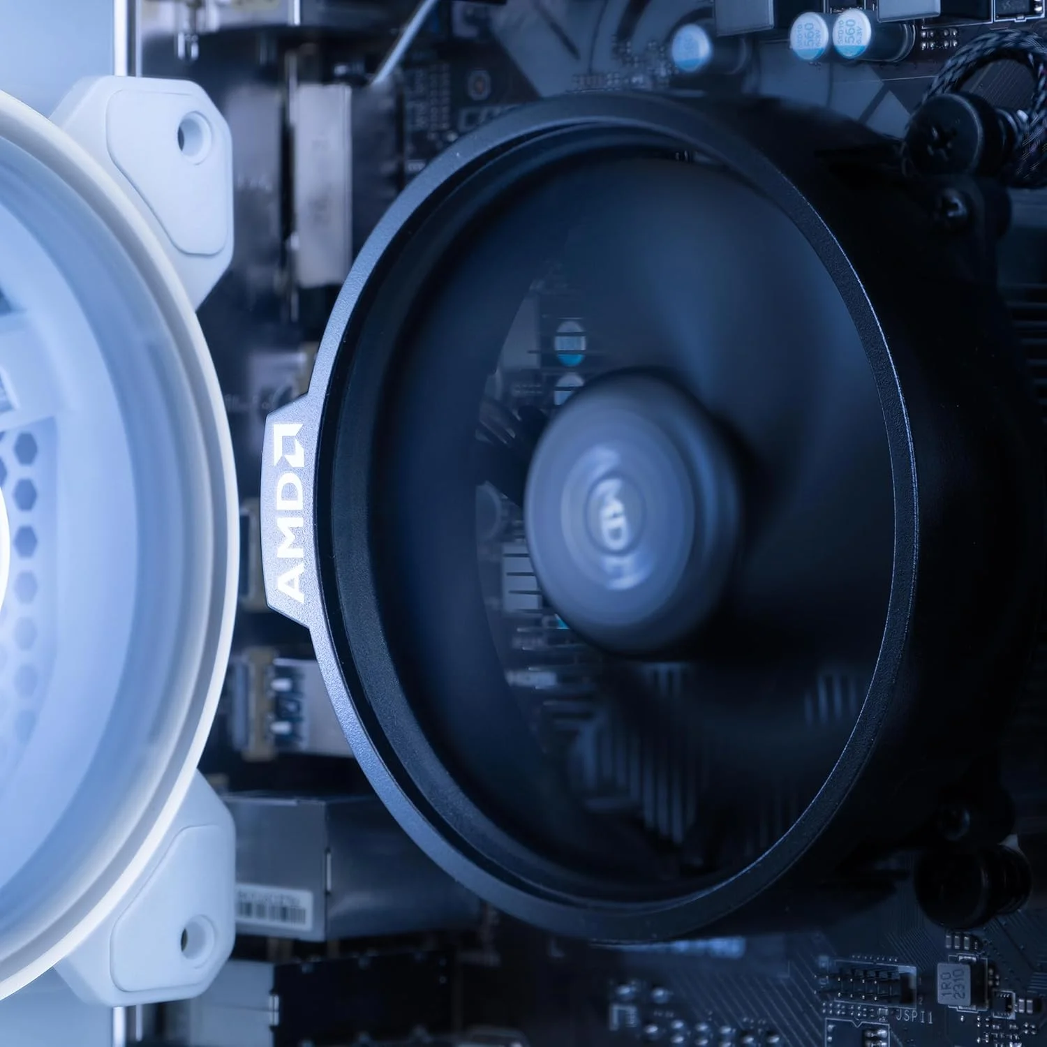 کامپیوتر گیمینگ Vibox I-16 سفید • AMD Ryzen 3 3200G 4.0GHz • Radeon Vega 8 • 16GB RAM • 1TB SSD • Windows 11 • مانیتور 21.5 اینچ • WiFi • اسمبل شده کامپیوتر گیمینگ Vibox I-16 سفید • AMD Ryzen 3 3200G 4.0GHz • Radeon Vega 8 • 16GB RAM • 1TB SSD • Windows 11 • مانیتور 21.5 اینچ • WiFi • اسمبل شده