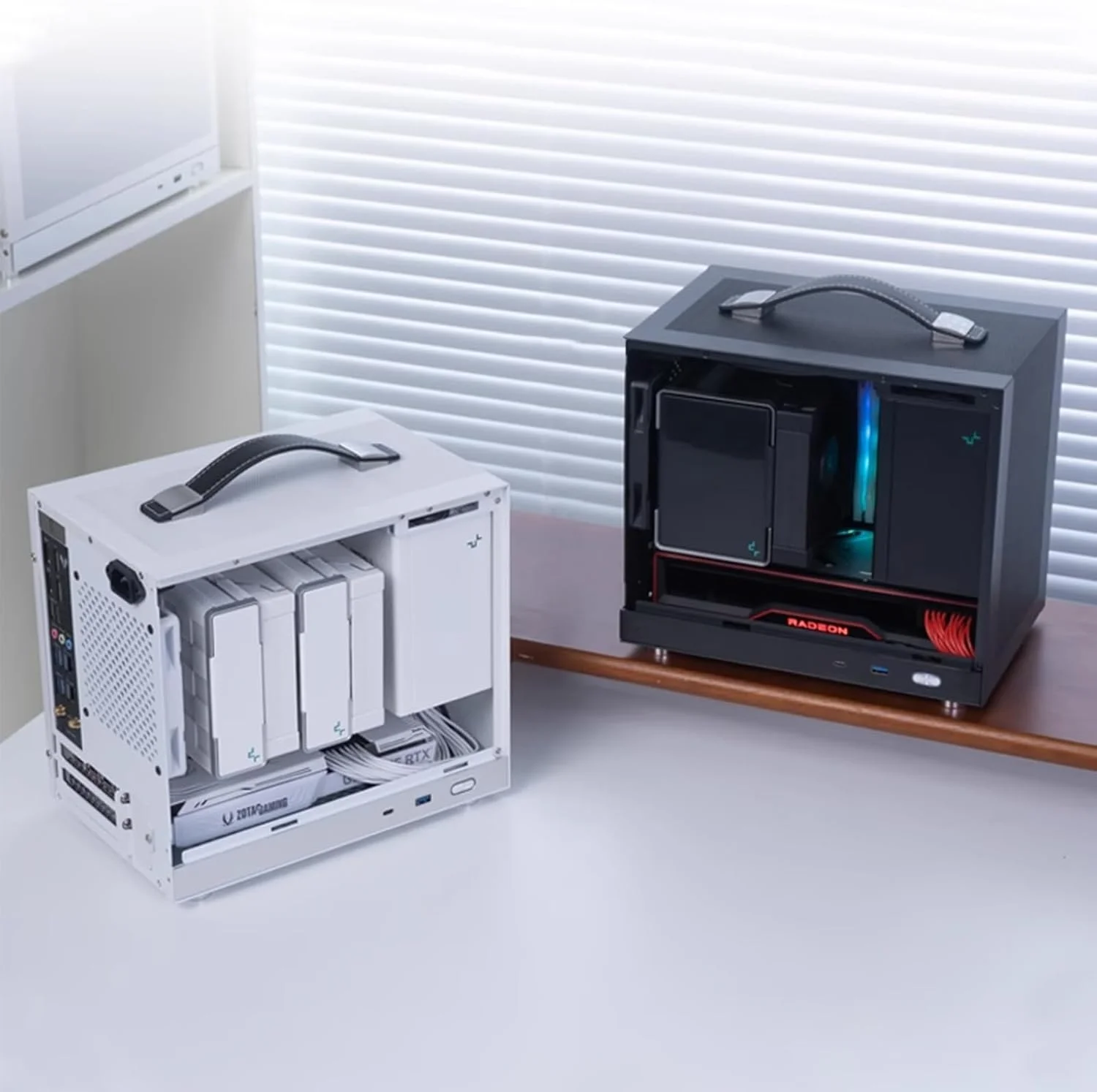 کیس کامپیوتر گیمینگ مینی ITX مدل KXRORS G200 - دارای پورت USB 3.0 Type-C در پنل جلویی - پنل های MESH با جریان هوای بالا - مدیریت کابل - کیس کامپیوتر گیمینگ مینی ITX کیوب - سفید