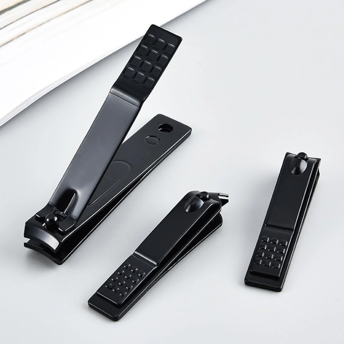 ست ۷ تکه ابزار مانیکور، ناخن گیر و پیرایش حرفه ای با کیف مسافرتی، مشکی