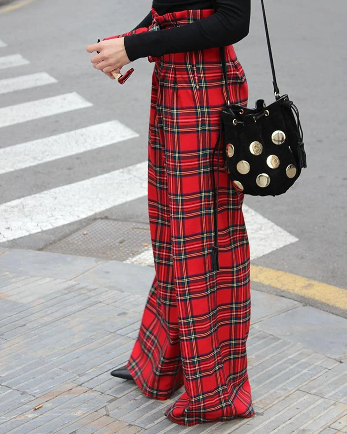 شلوار زنانه طرح چهارخانه با کمر بلند، پاچه گشاد و کمربند