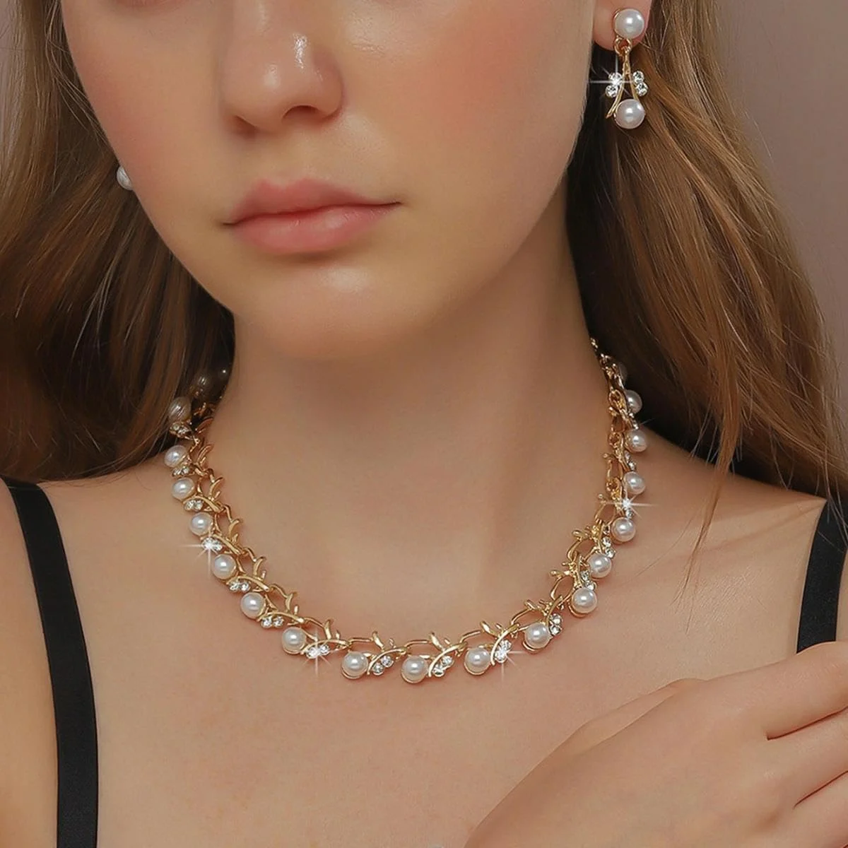 ست زیورآلات عروس با رنگ طلایی برای زنان، شامل گردنبند چوکر لوکس مرواریدی و گوشواره، مناسب لباس عروسی، ست گردنبند عروس، فشن