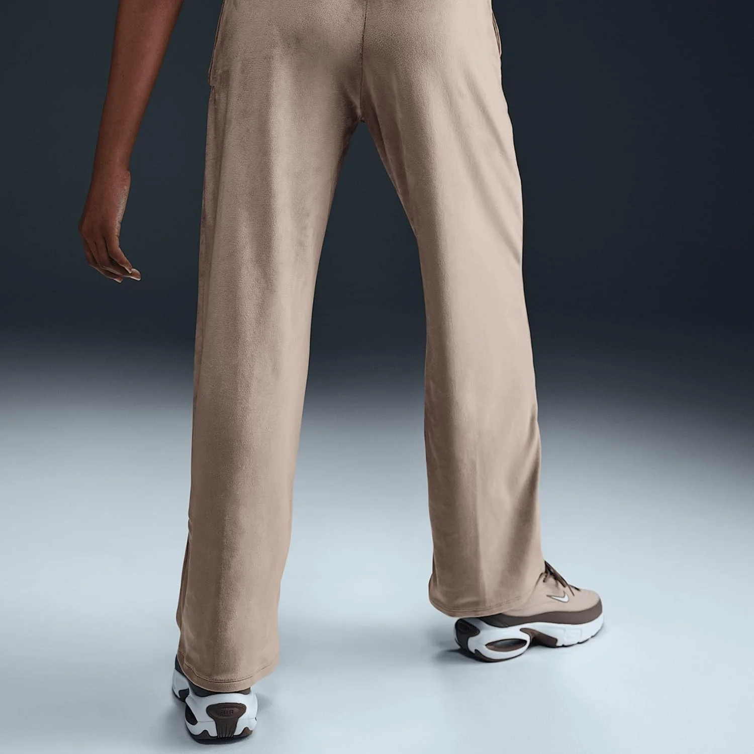 شلوار ورزشی زنانه NIKEW NS CHLL VLR MR OH SWTPNT رنگ قهوه ای مینک (SAIL) سایز S