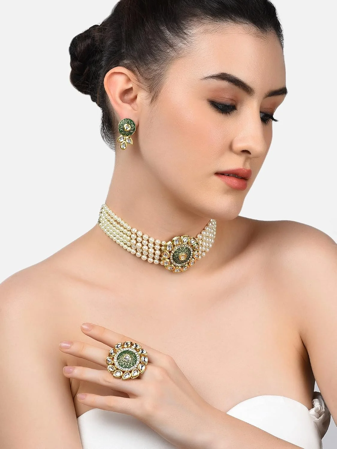 زیوری پرلز، ست گردنبند چوکر، گوشواره و انگشتر چند رشته ای میناکاری سبز و مروارید کندان زنانه - ZPFK10785 زیوری پرلز، ست گردنبند چوکر، گوشواره و انگشتر چند رشته ای میناکاری سبز و مروارید کندان زنانه - ZPFK10785