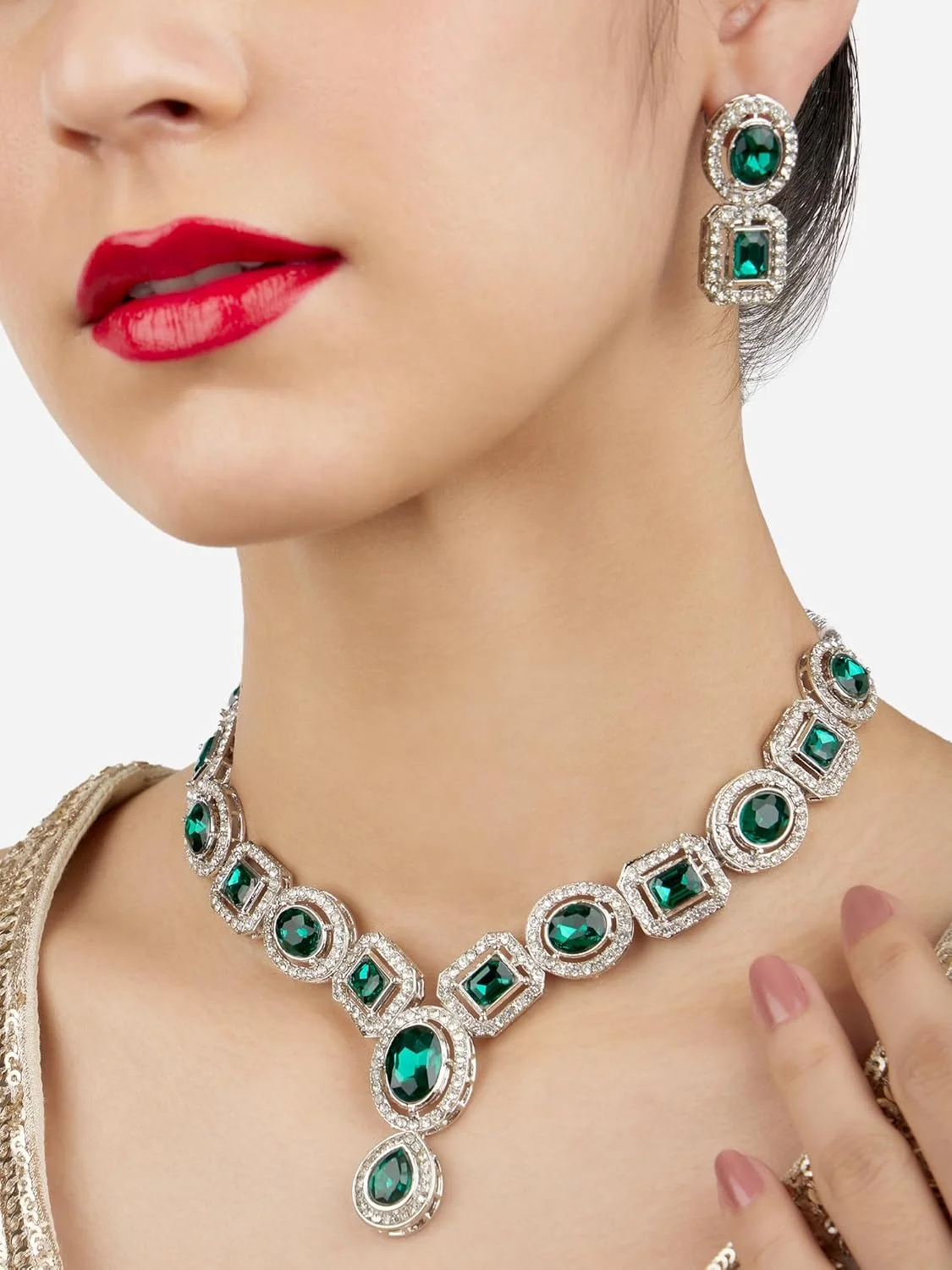 زیوری پیرلز ست گردنبند و گوشواره تزئین شده با سنگ های سبز و الماس های اتریشی درخشان برای زنان - ZPFK17196 زیوری پیرلز ست گردنبند و گوشواره تزئین شده با سنگ های سبز و الماس های اتریشی درخشان برای زنان - ZPFK17196