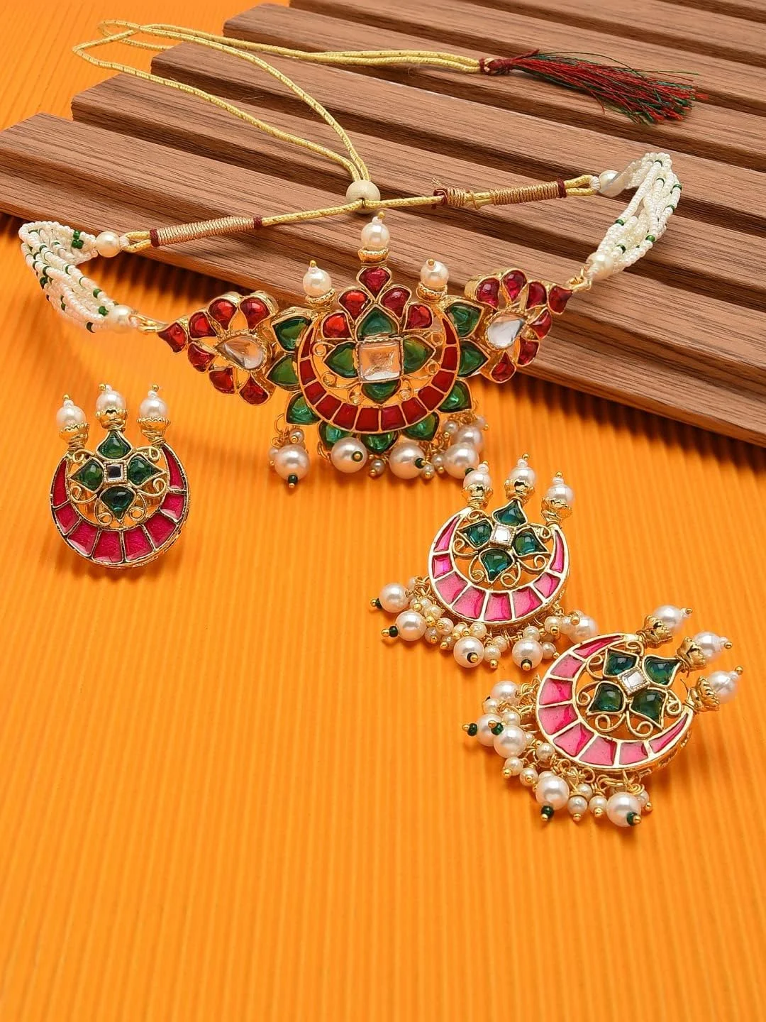 زیوری پرلز، ست گردنبند چوکر چند رشته ای سبز و صورتی Kundan به همراه گوشواره و انگشتر زنانه - ZPFK11441 زیوری پرلز، ست گردنبند چوکر چند رشته ای سبز و صورتی Kundan به همراه گوشواره و انگشتر زنانه - ZPFK11441
