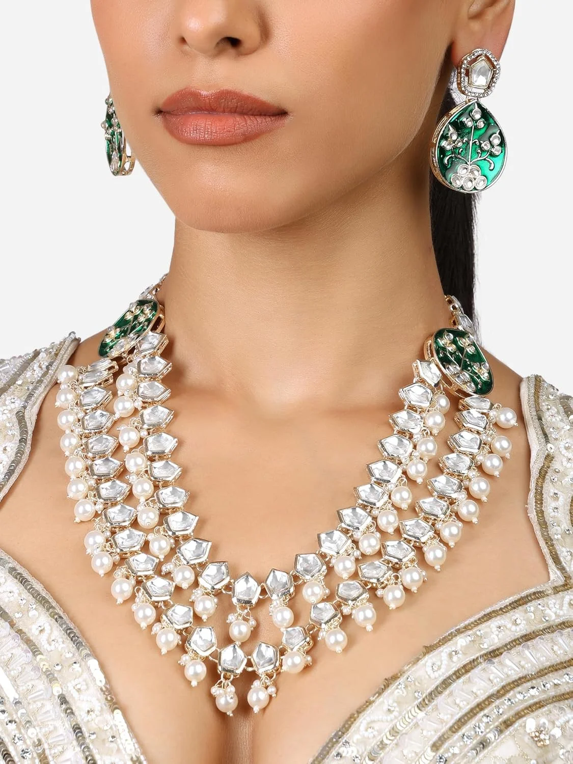 زیوری پرلز، ست گردنبند لایه ای نگین دار و گوشواره کندن با میناکاری سبز و سنگ های درخشان و مهره، مناسب بانوان - ZPFK17322 زیوری پرلز، ست گردنبند لایه ای نگین دار و گوشواره کندن با میناکاری سبز و سنگ های درخشان و مهره، مناسب بانوان - ZPFK17322